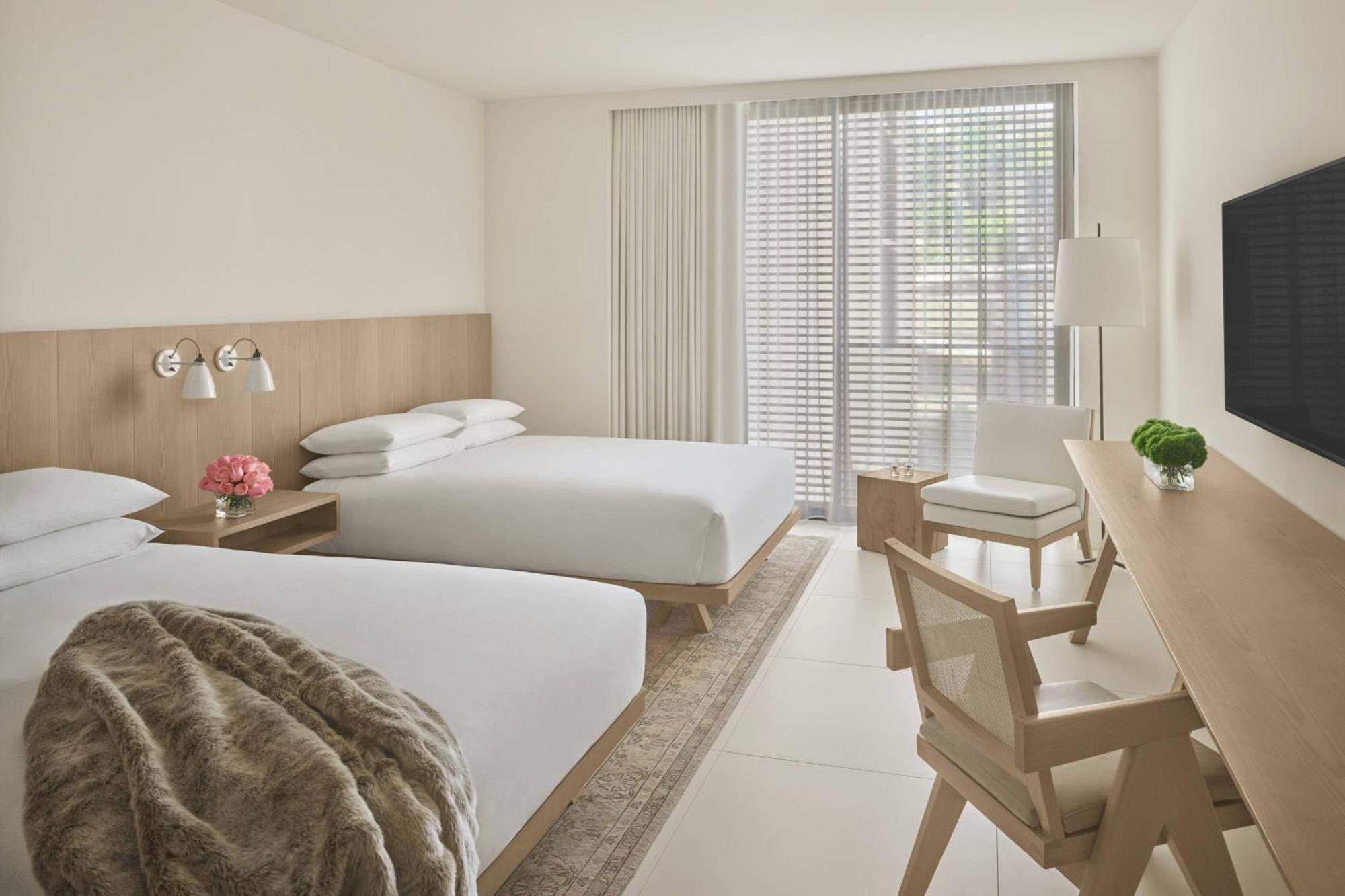 Standard Double Queen Room