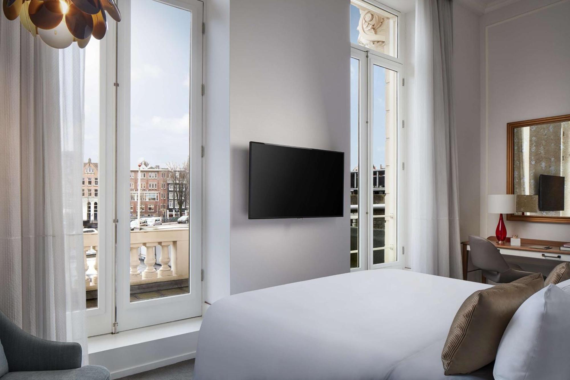 Rembrandt Suite Balcony Canal View
