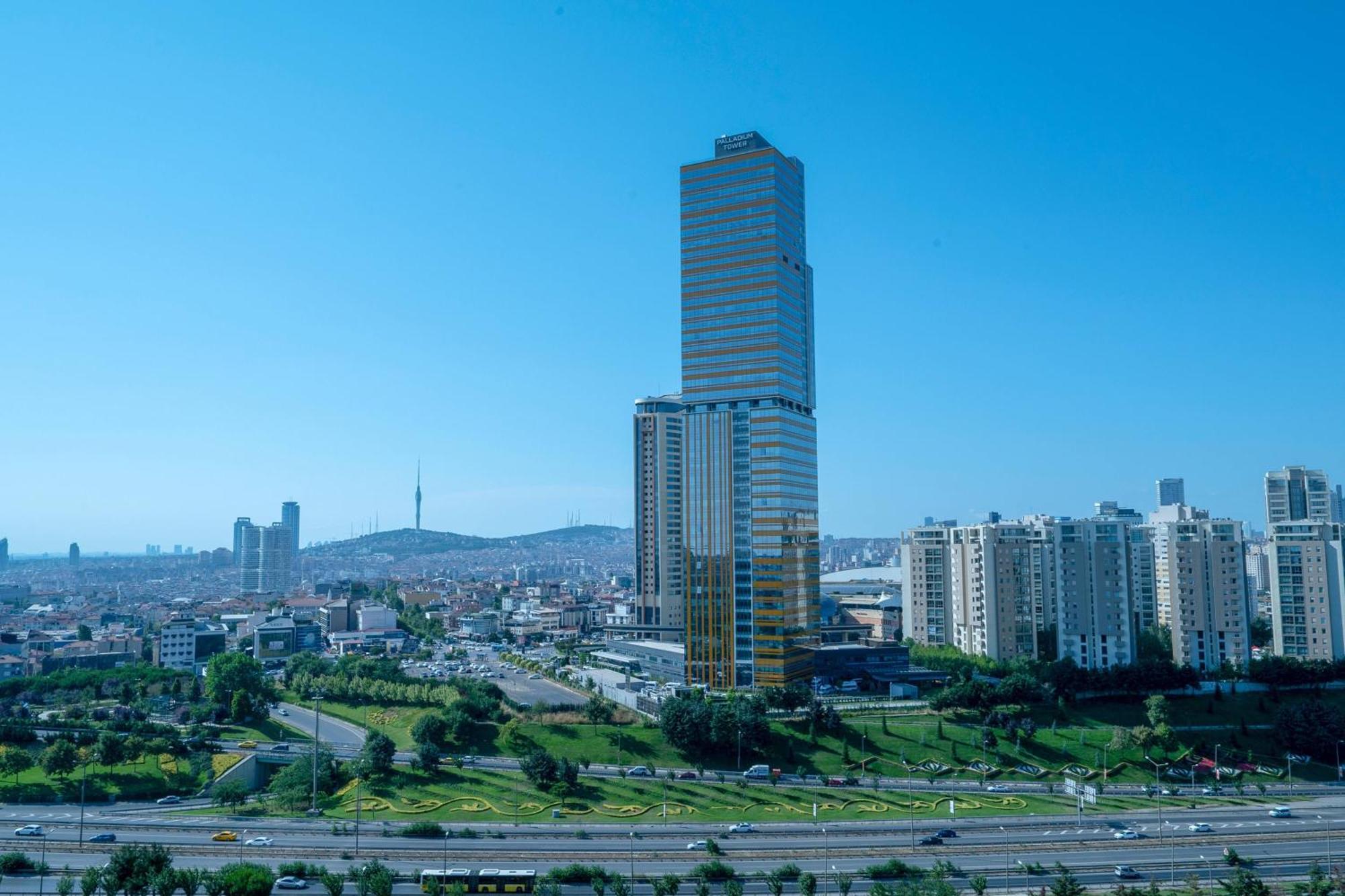 Deluxe Room with Two Double Beds, City View