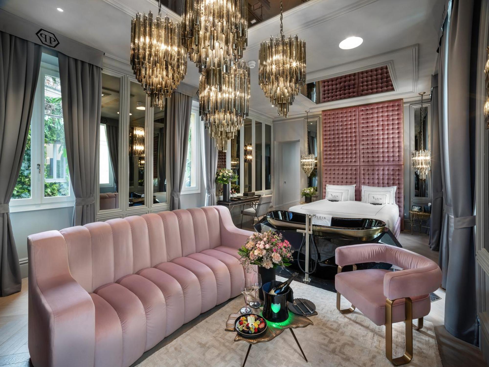 Deluxe Suite with Sauna