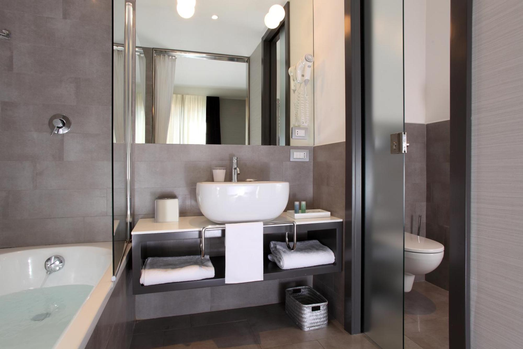 Superior Room,1656819695:JPEG