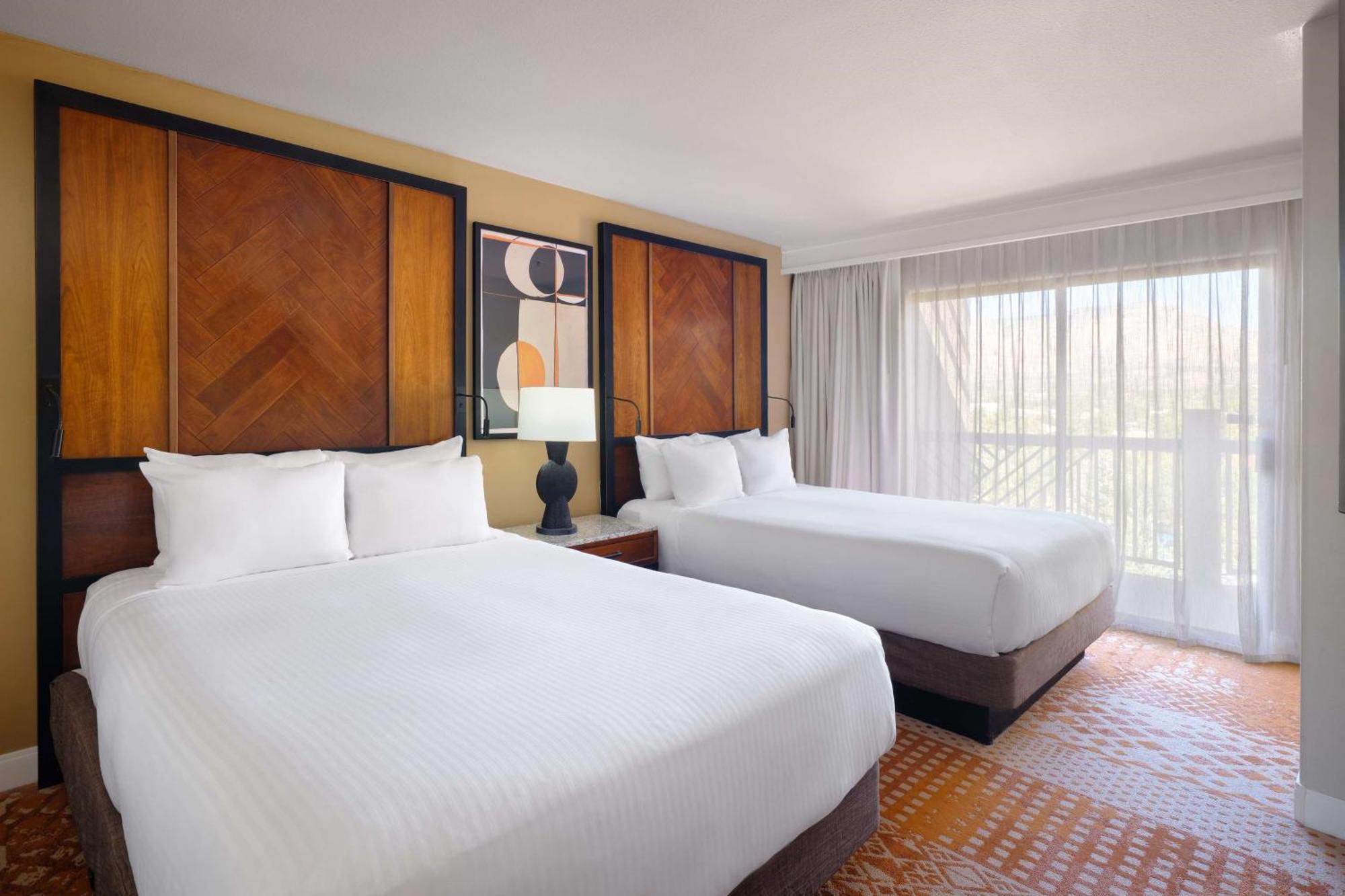 Queen Room with Balcony and Mountain View - Hearing Accessible