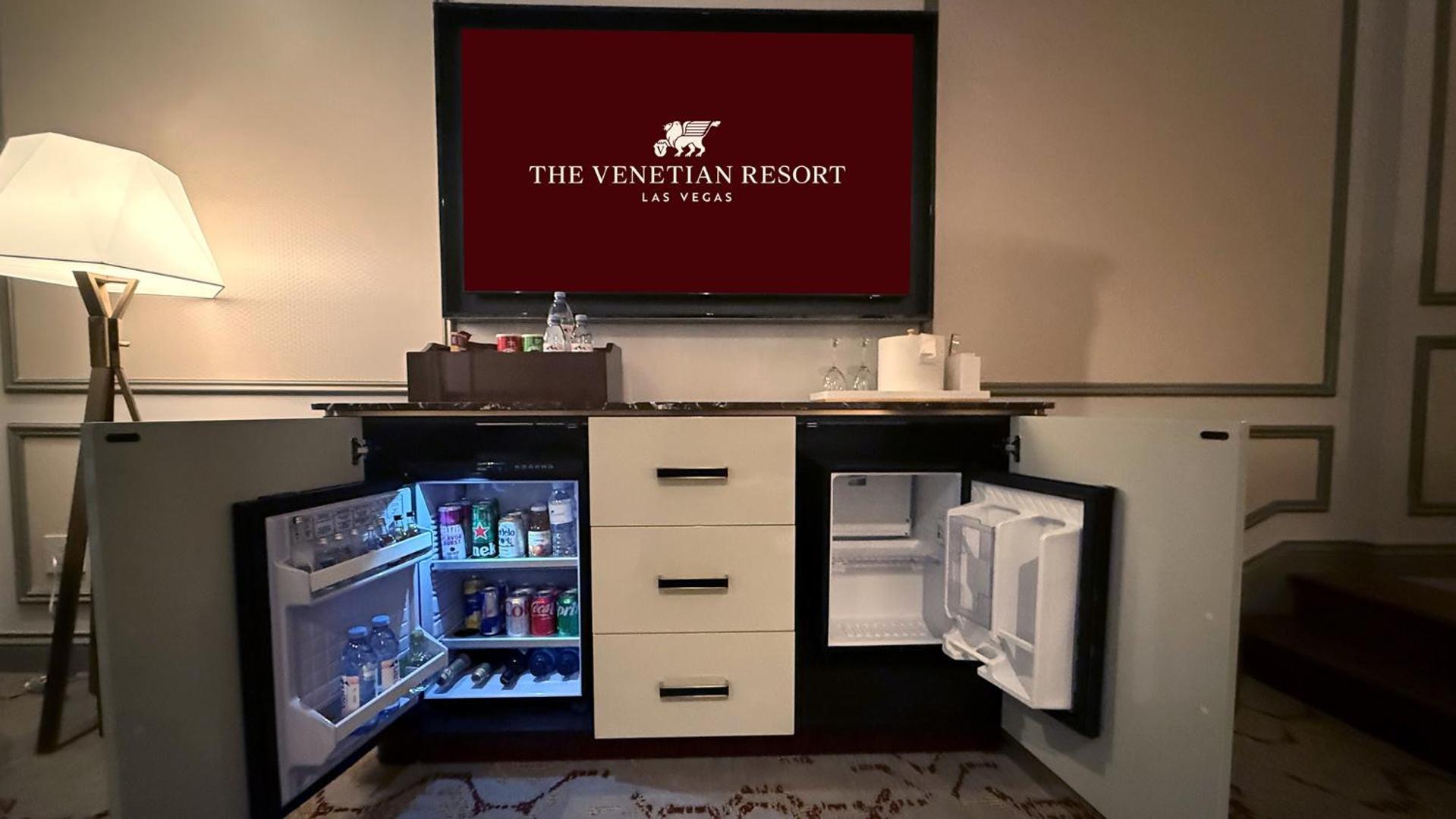 Newly Remodeled Premium Two Queen Suite,1703549159:JPEG