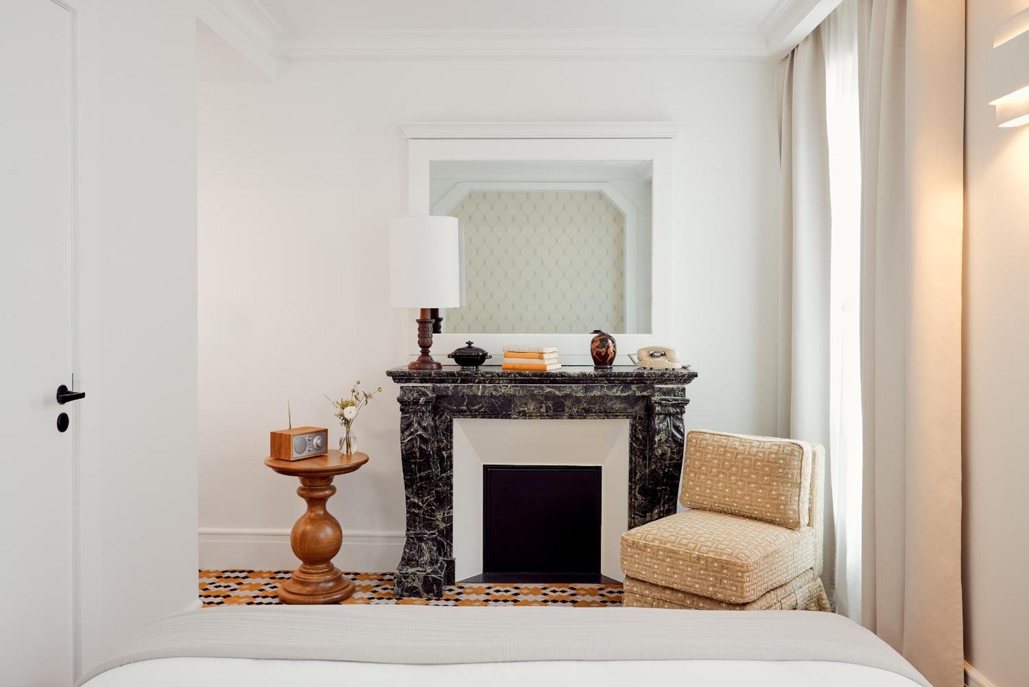 Connecting Rooms