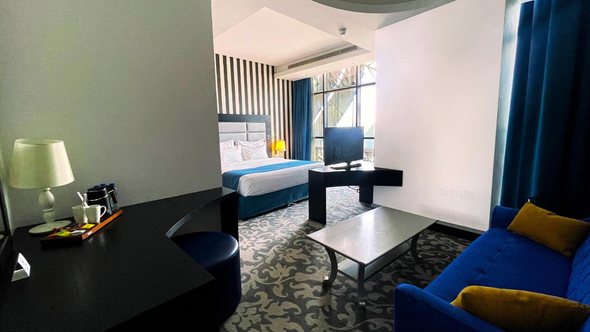 Executive Club Suite