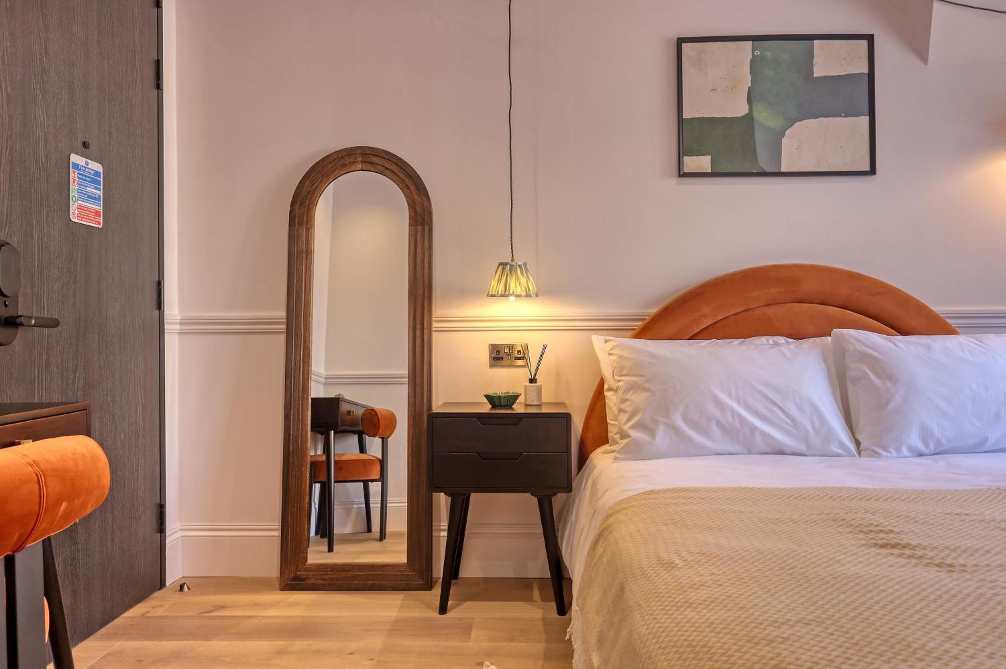 Standard King Room
