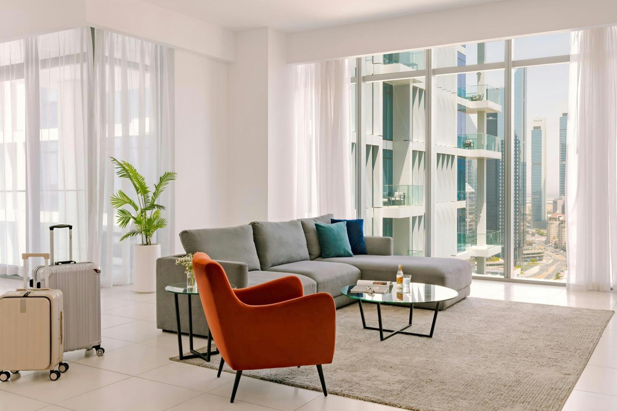 Three-Bedroom Apartment with Burj Khalifa View