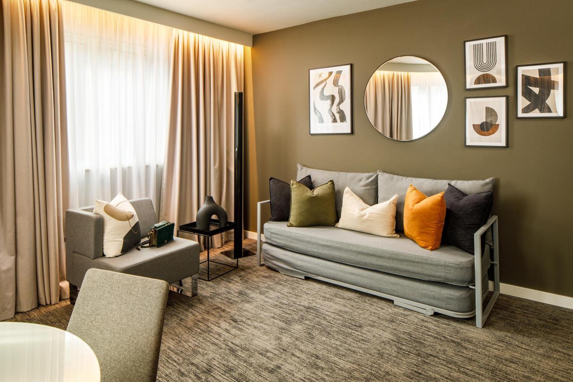 Queen Suite with Queen Bed and Sofa Bed