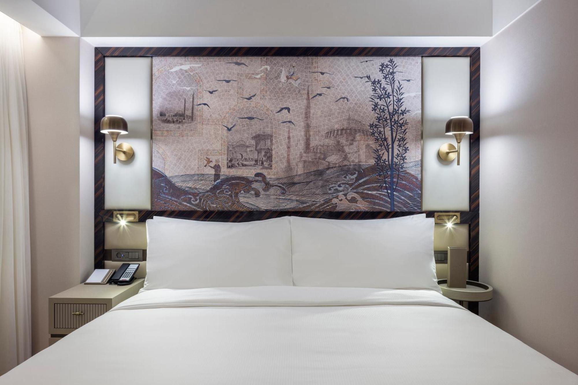 Deluxe King Room with Balcony,1687982735:JPEG
