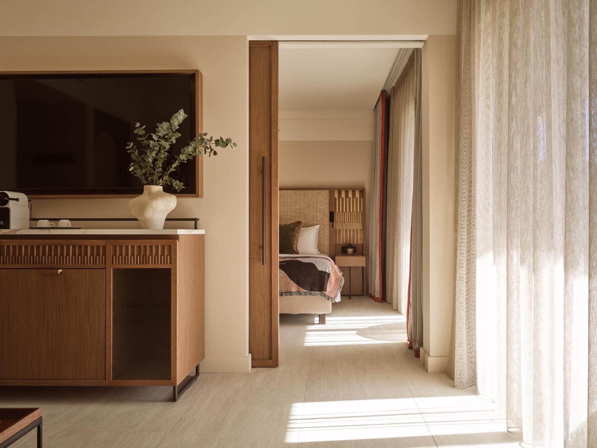 Deluxe Family Suite Garden View