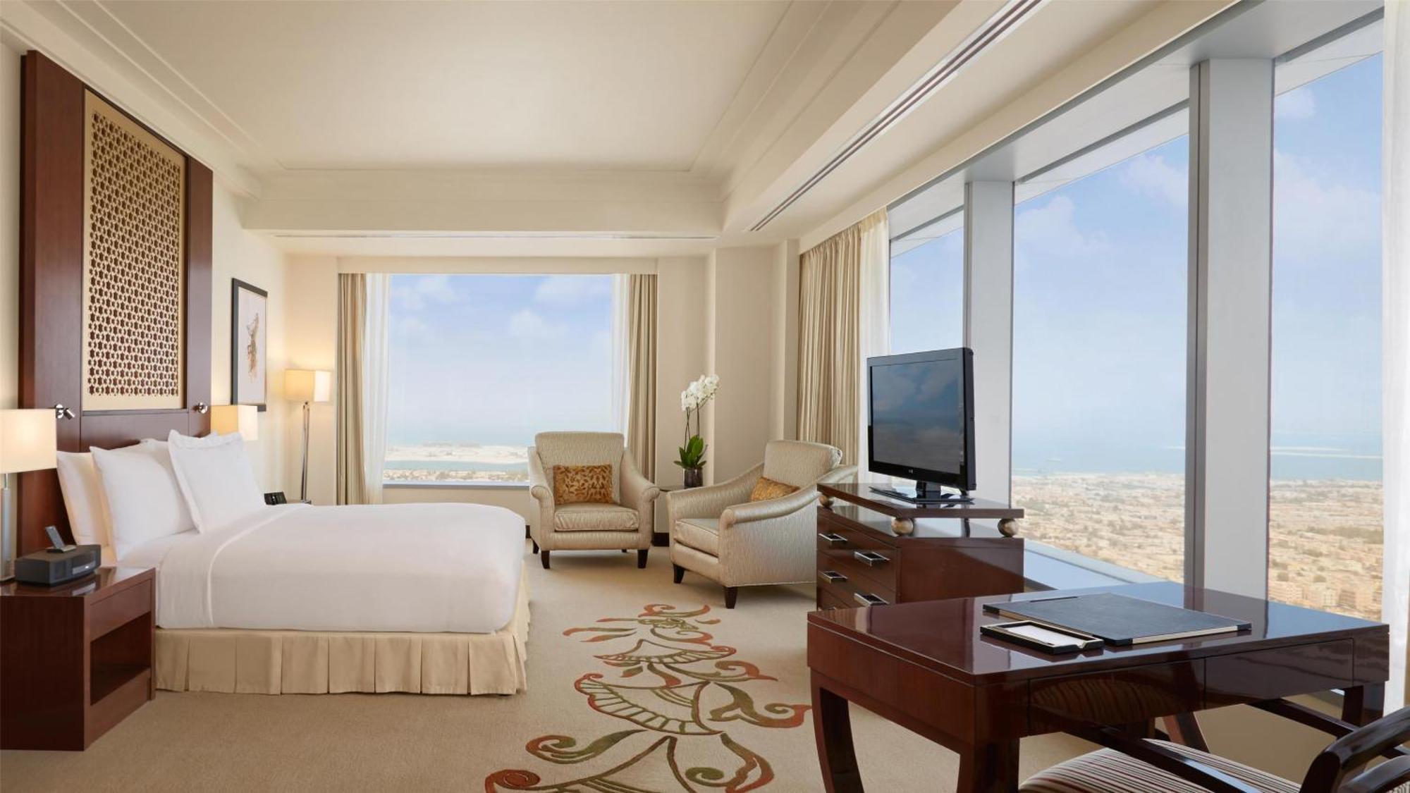 Executive King Suite - Lounge Access