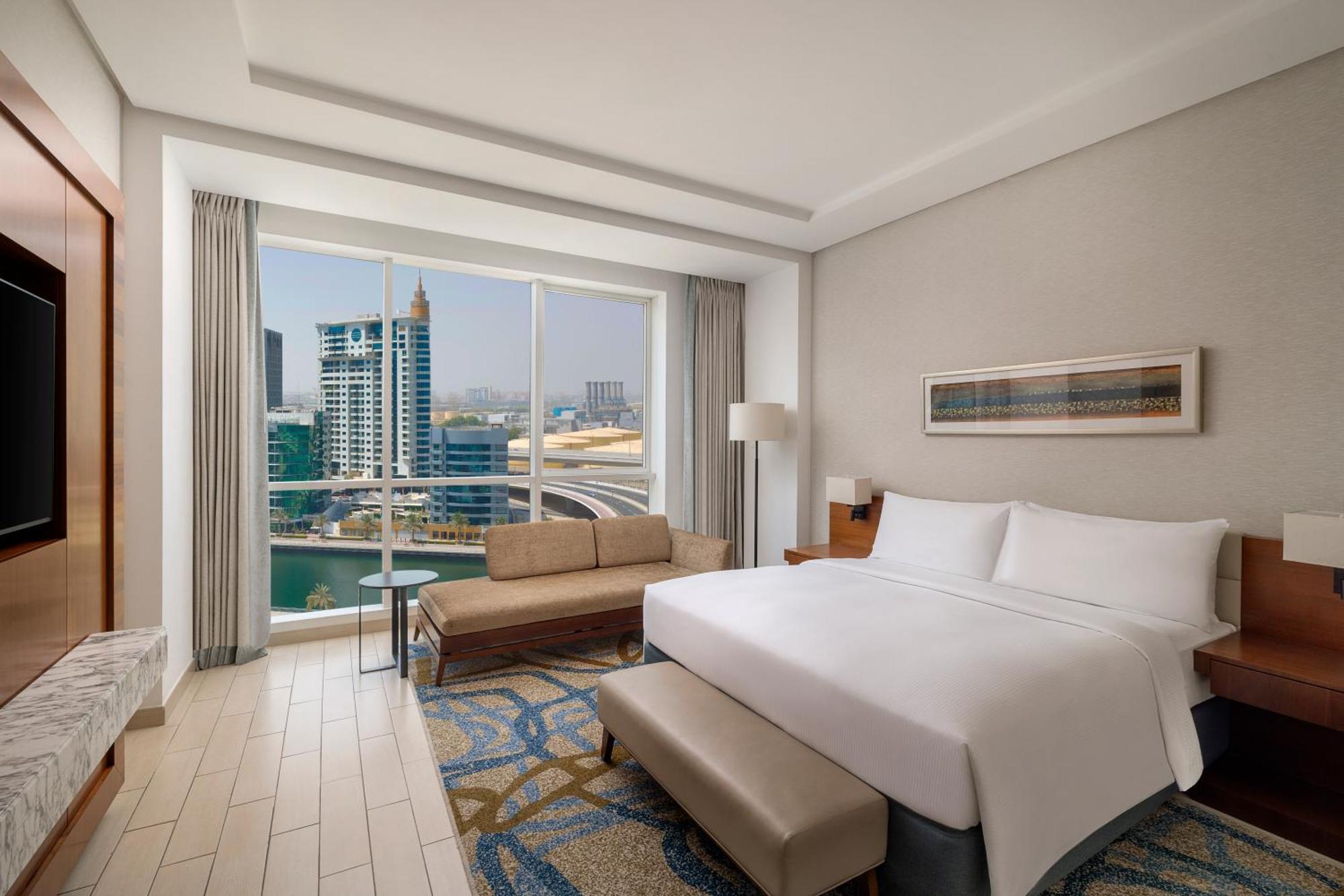 One-Bedroom Suite with Kitchen - City View