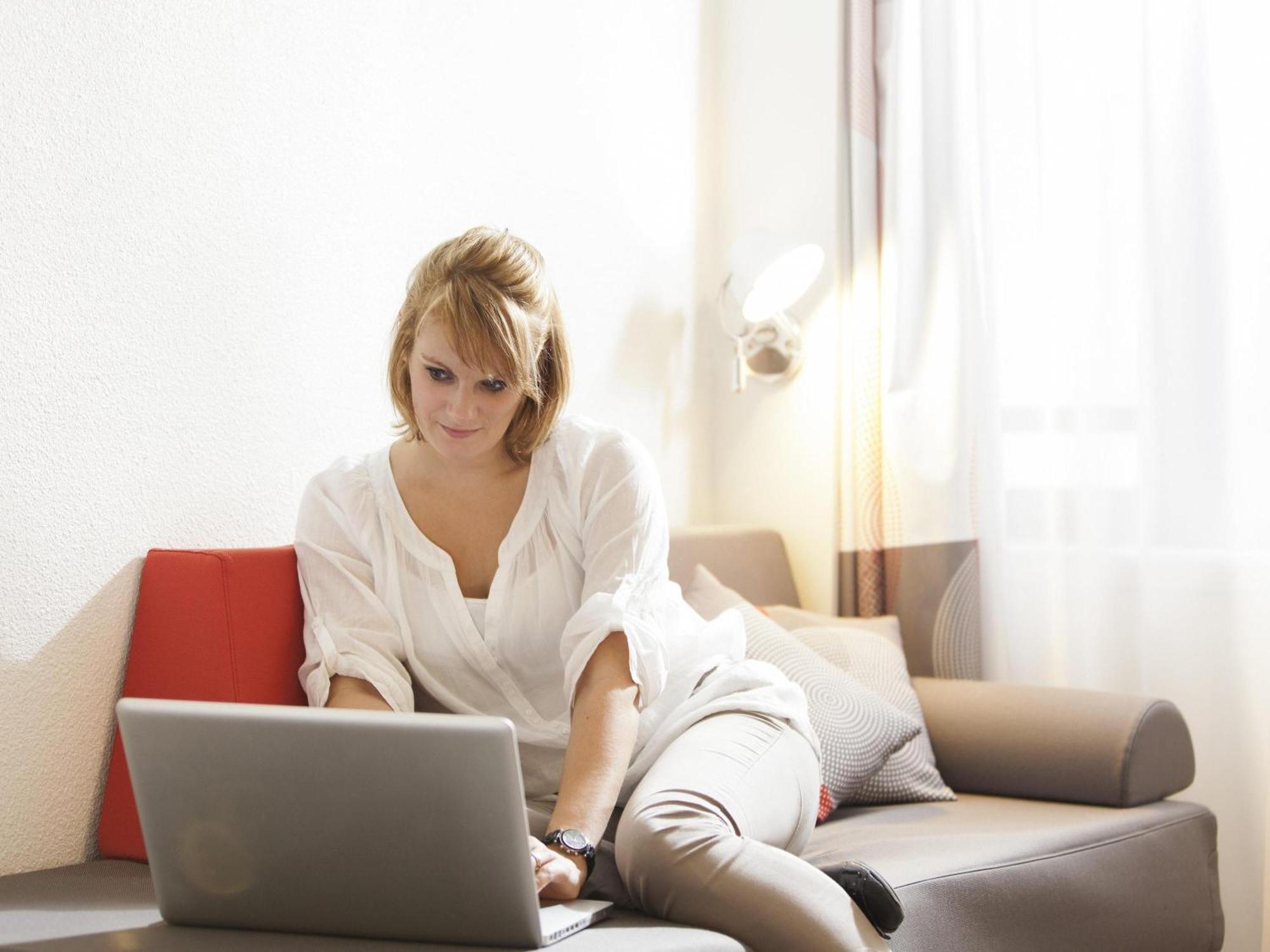 Executive Suite with King size Bed and Two Single  Sofa Beds,1704946235:JPEG