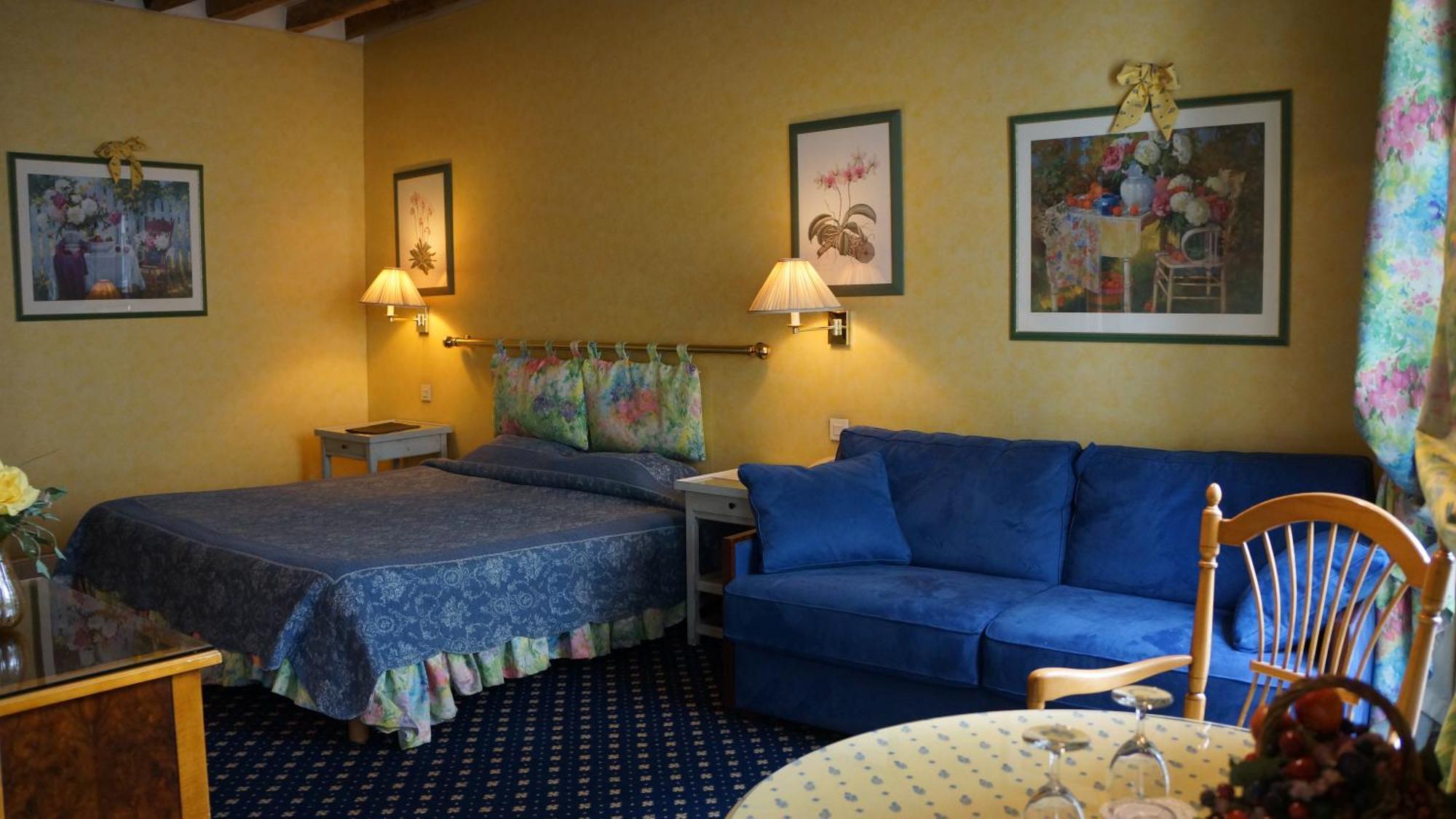 Deluxe Family Room