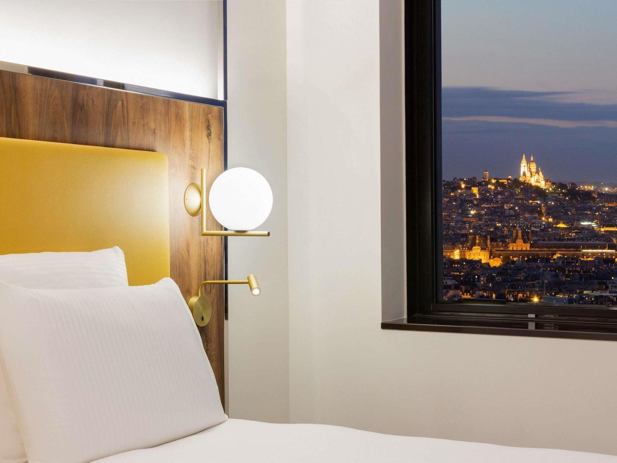 Deluxe Premium King Room with Sacré-coeur View