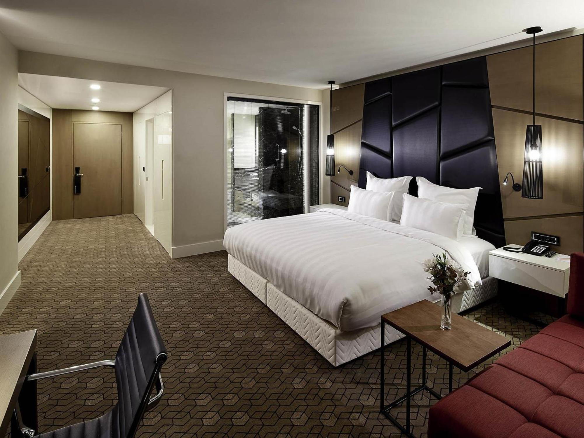 Executive Room King Bed Lounge Access,1765394225:JPEG