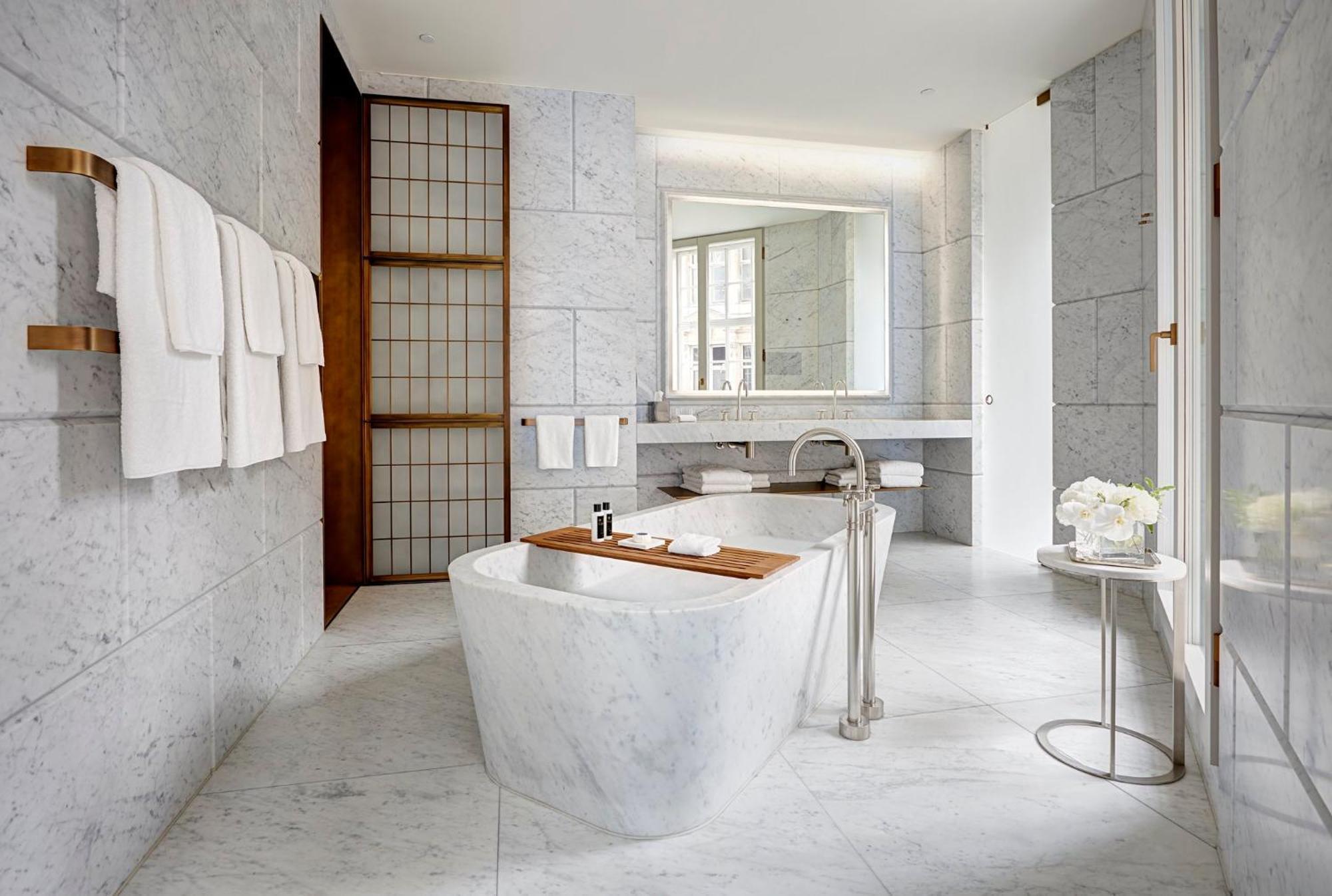 Grand Regent Suite