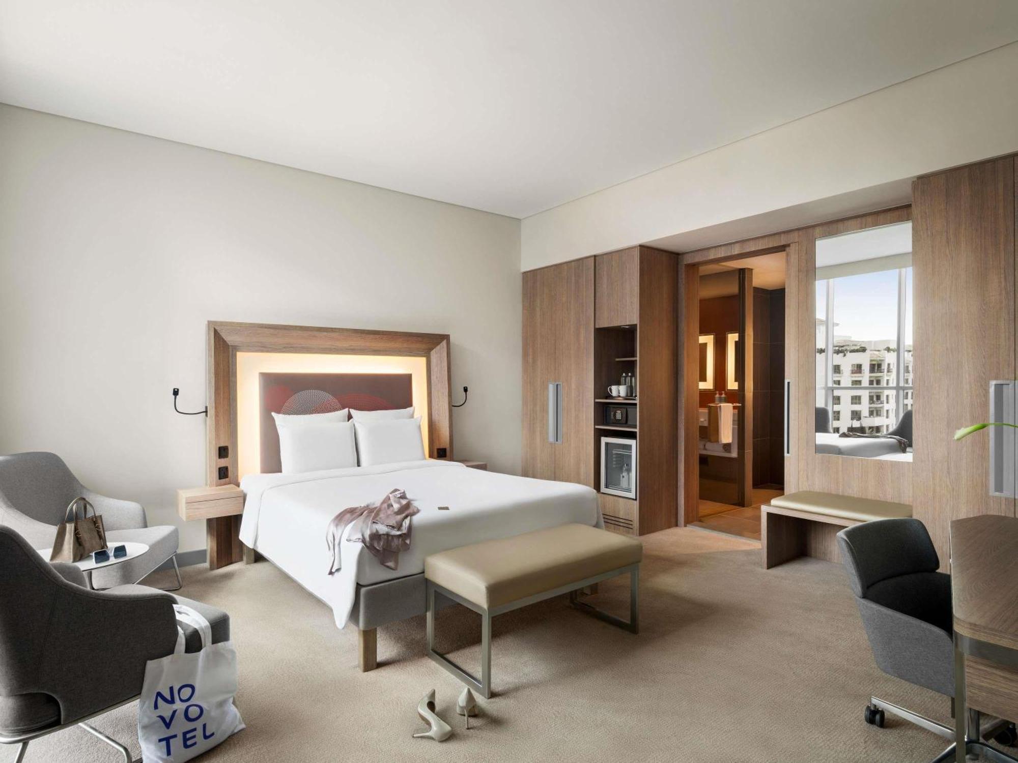 Deluxe Suite 1 Double Bed 1 Sofa Bed,1723038223:JPEG