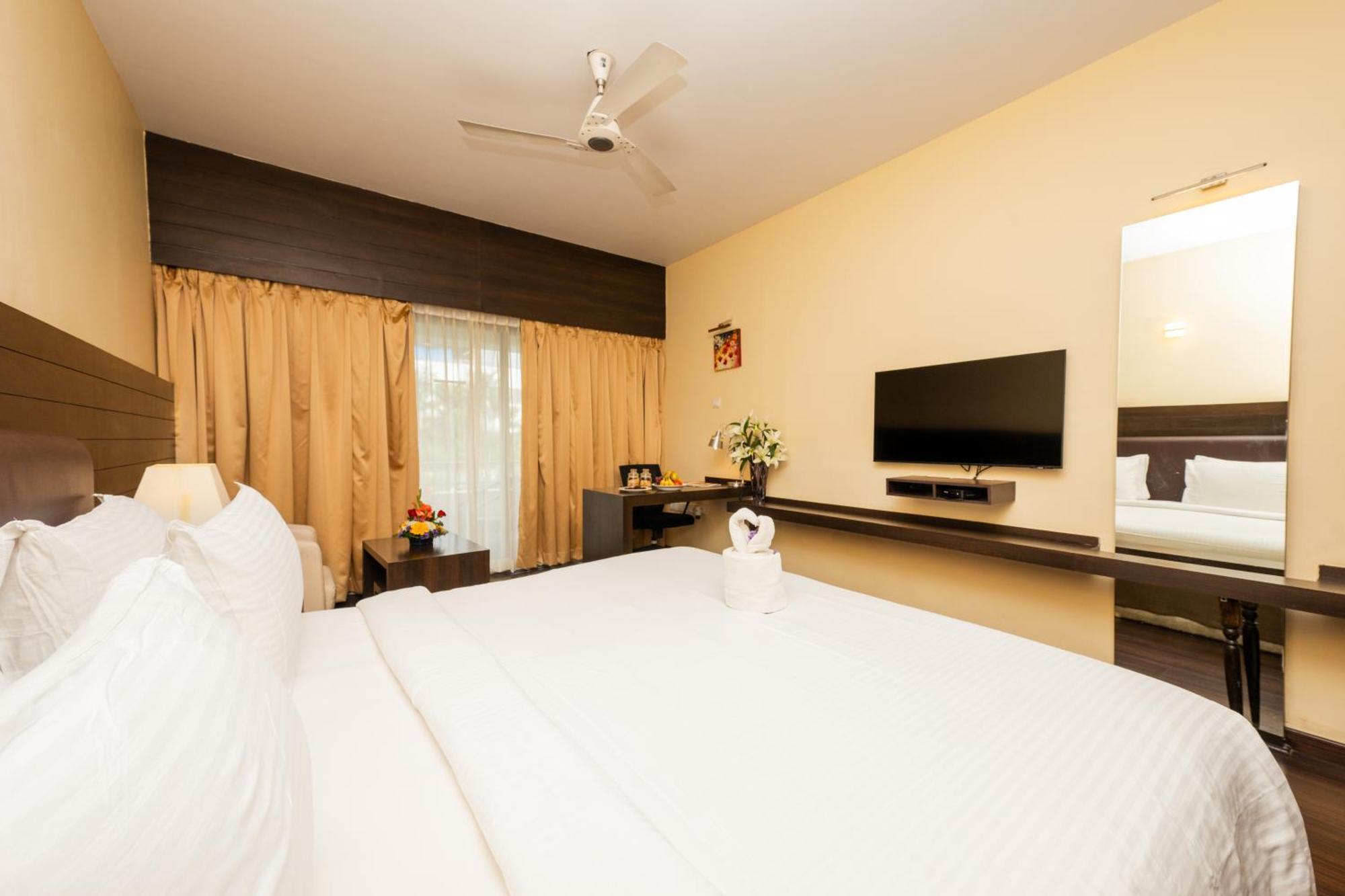 Deluxe Double Room with Balcony