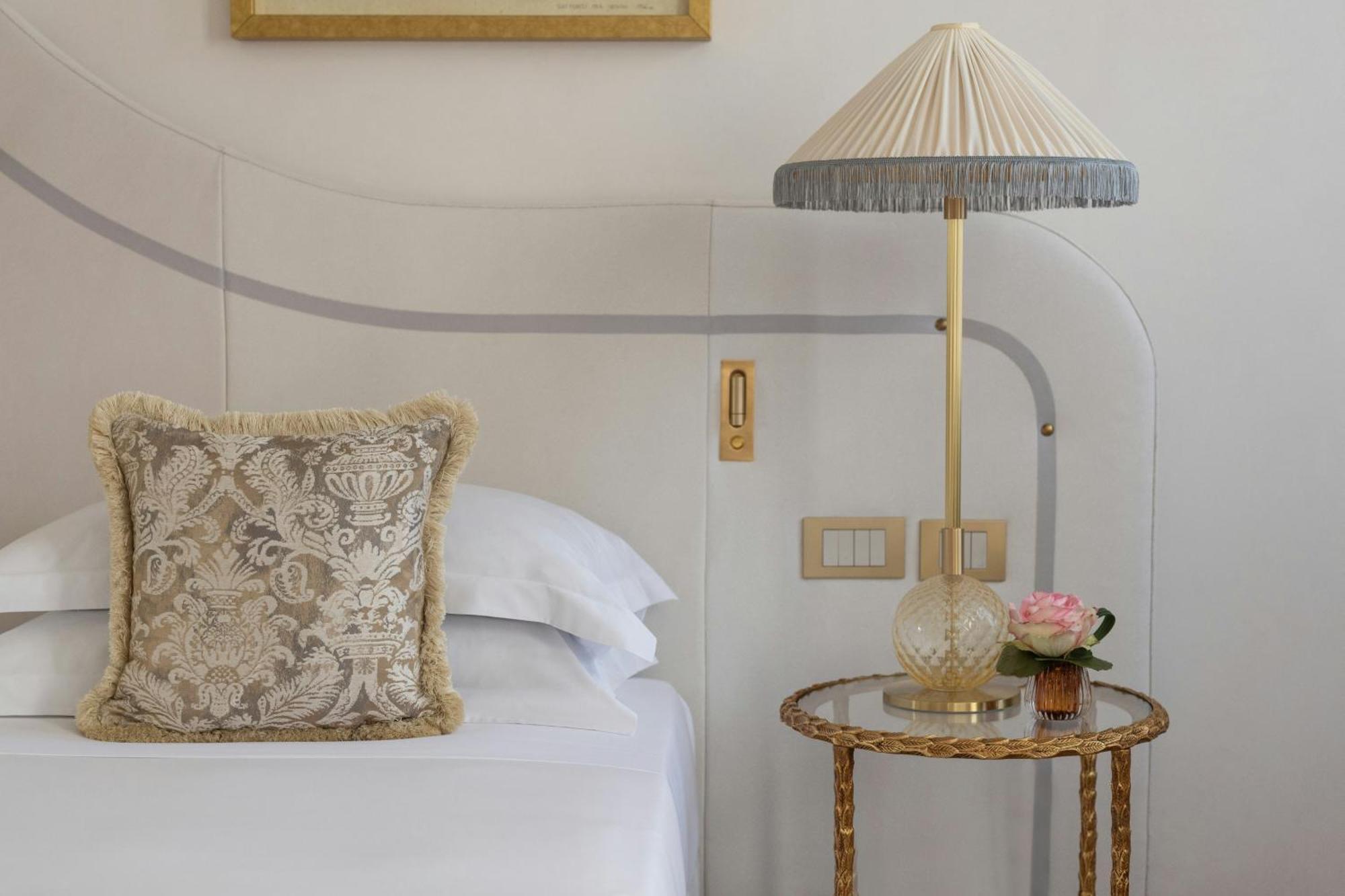 Deluxe Double or Twin Room with Lagoon View