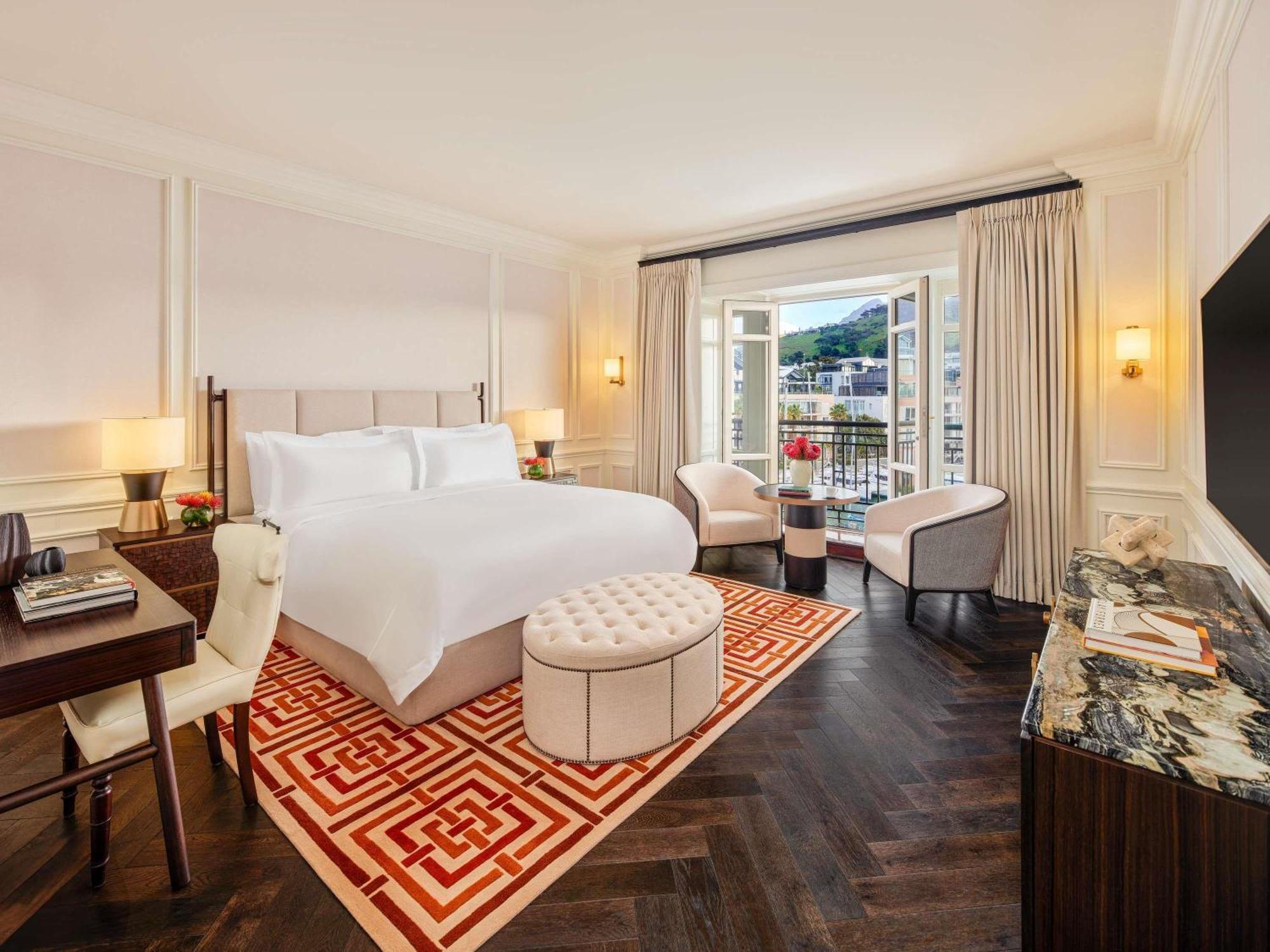 Deluxe Room with Mountain View
