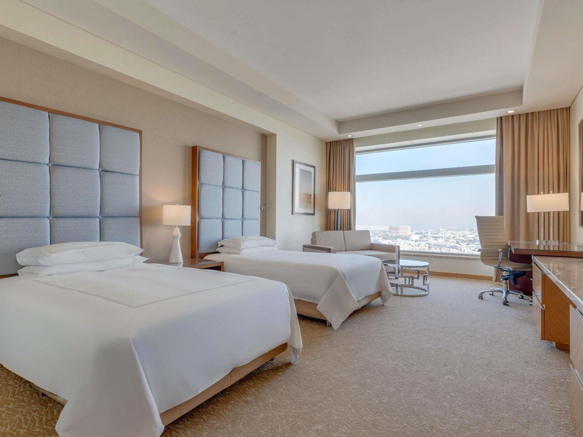 Deluxe Room Twin City View
