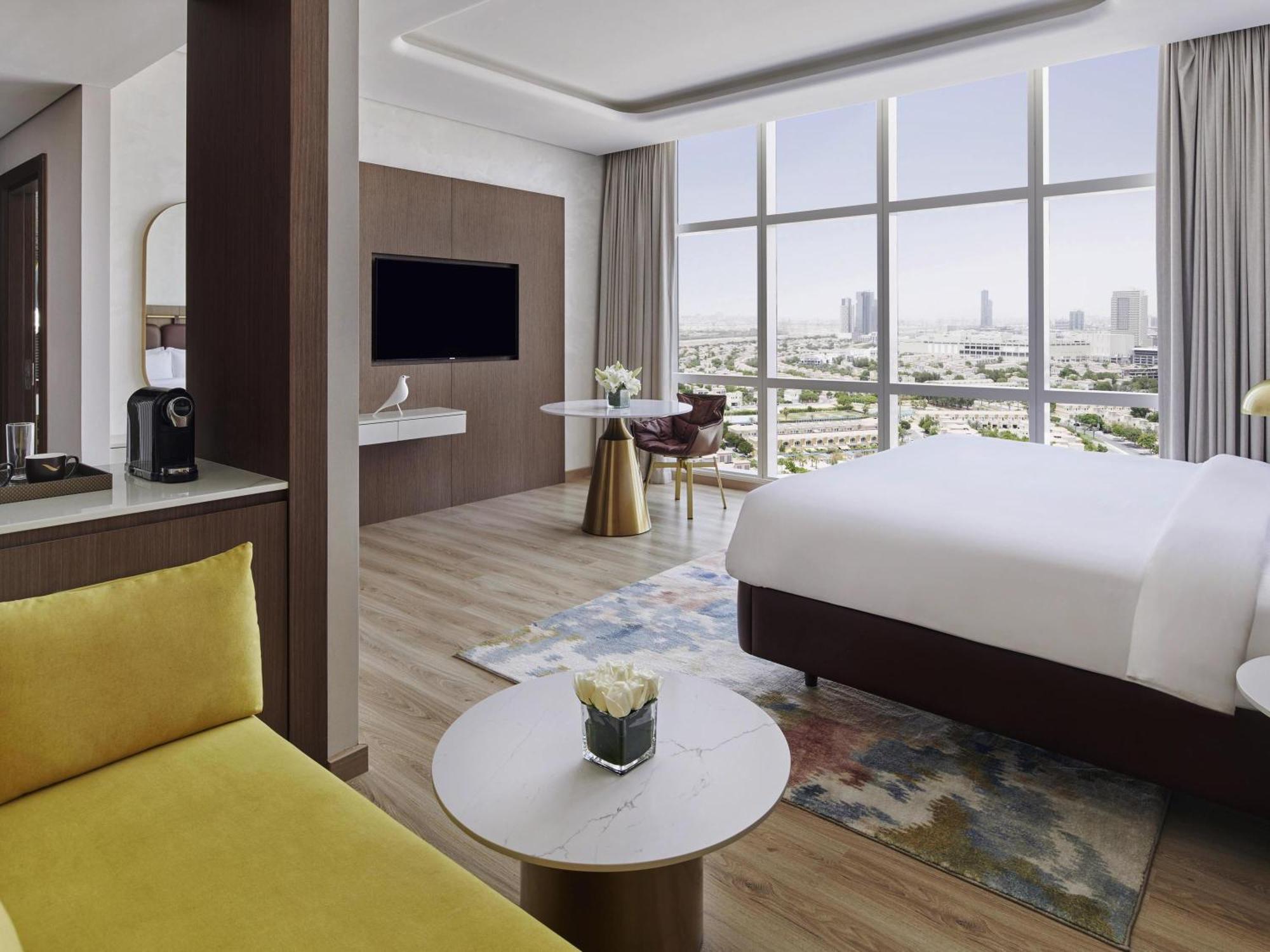Deluxe King Room with Panoramic City View (Free Shuttle to the Beach, Mall & Metro Station)