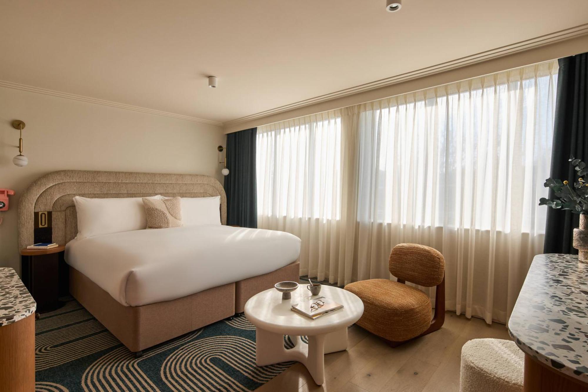 Premium King Room with Daybed