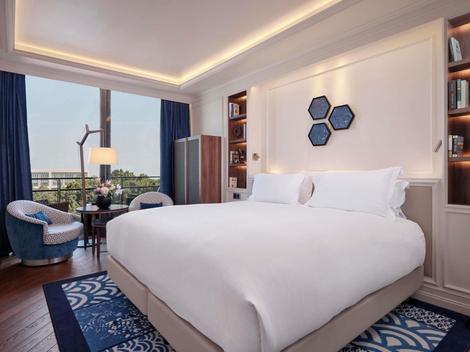 Luxury Twin Room with Balcony and Garden View