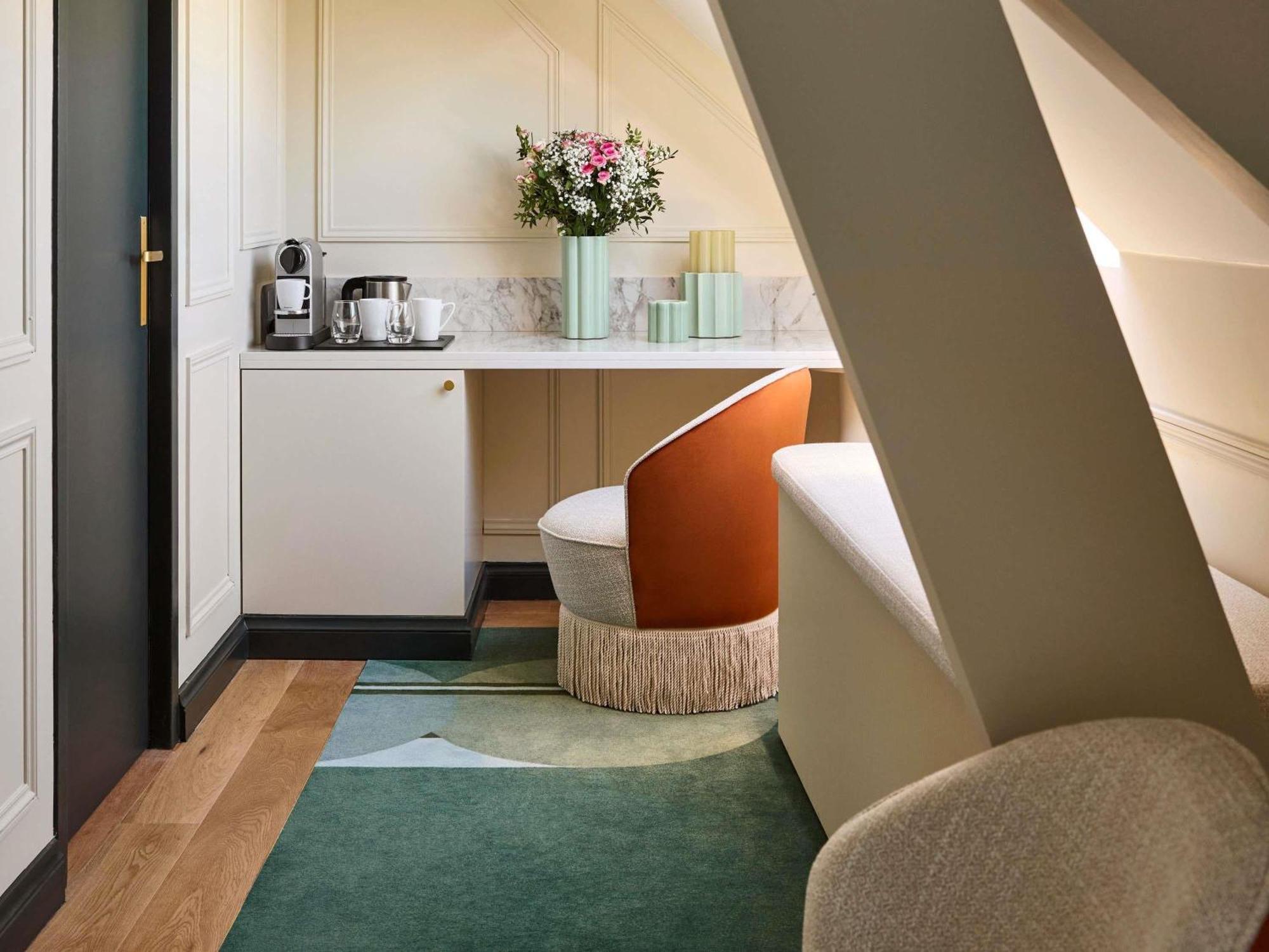 Deluxe Room with One King Bed