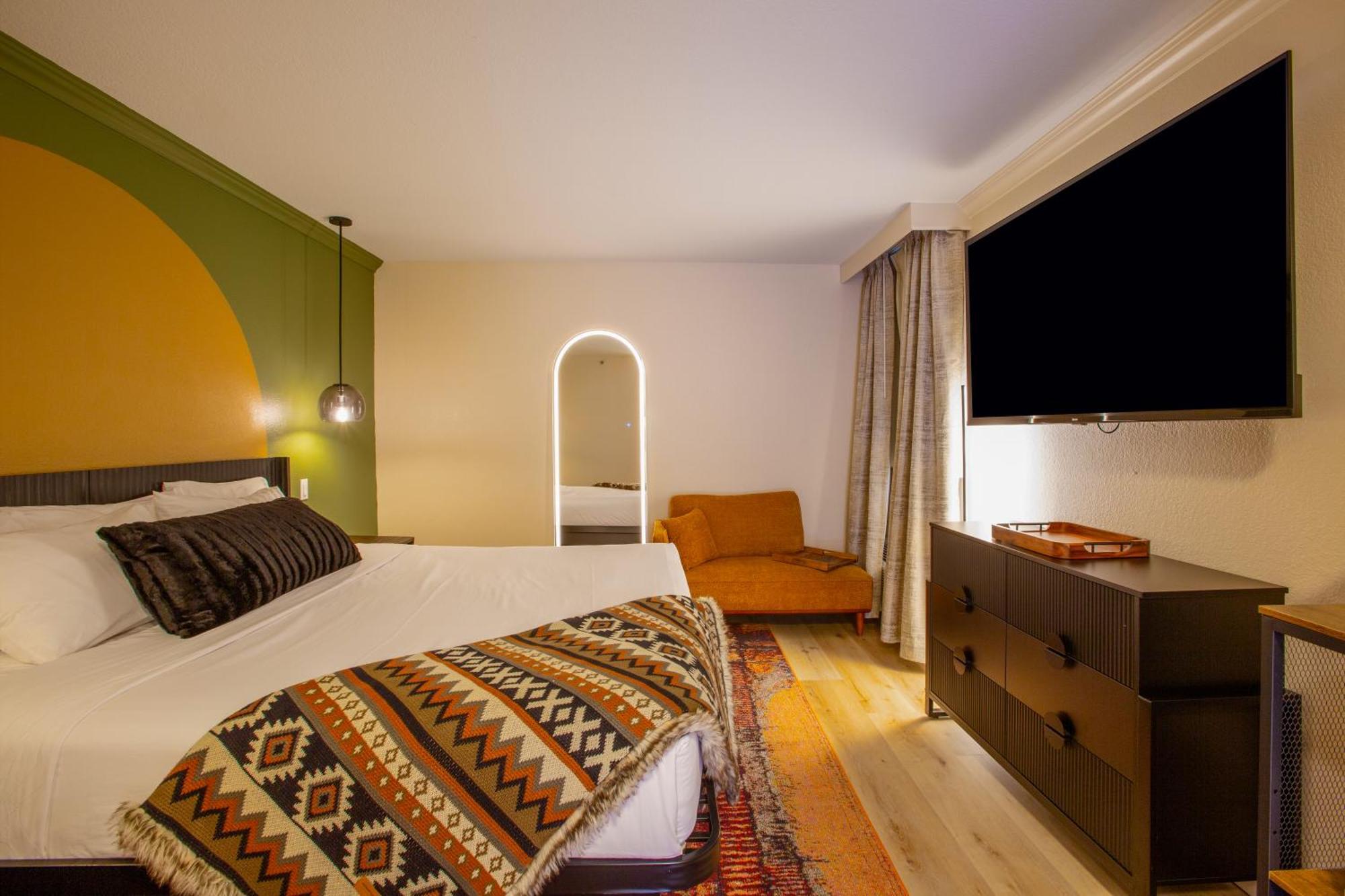 King Room - Non-Smoking