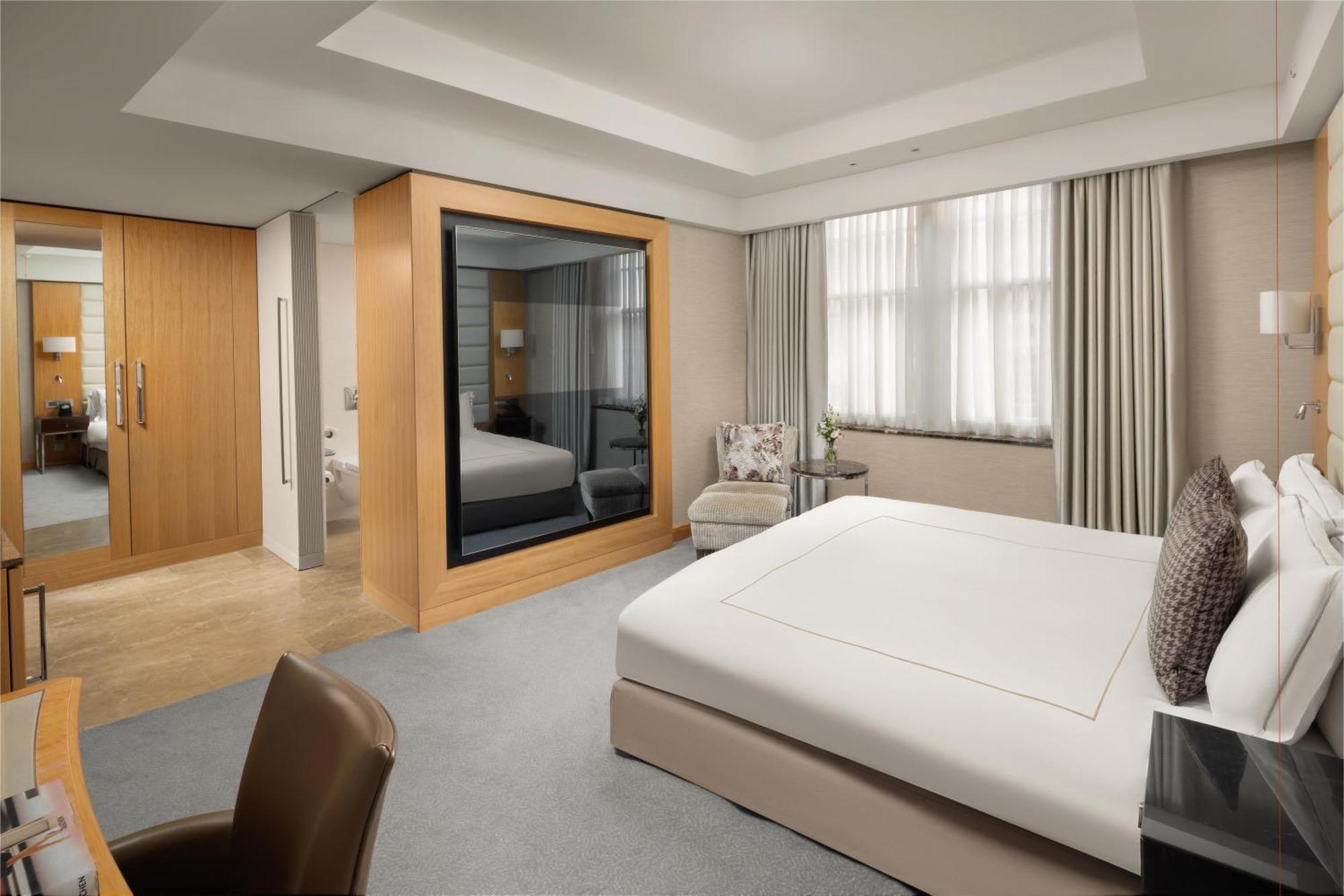 Superior King Room - Disability Access