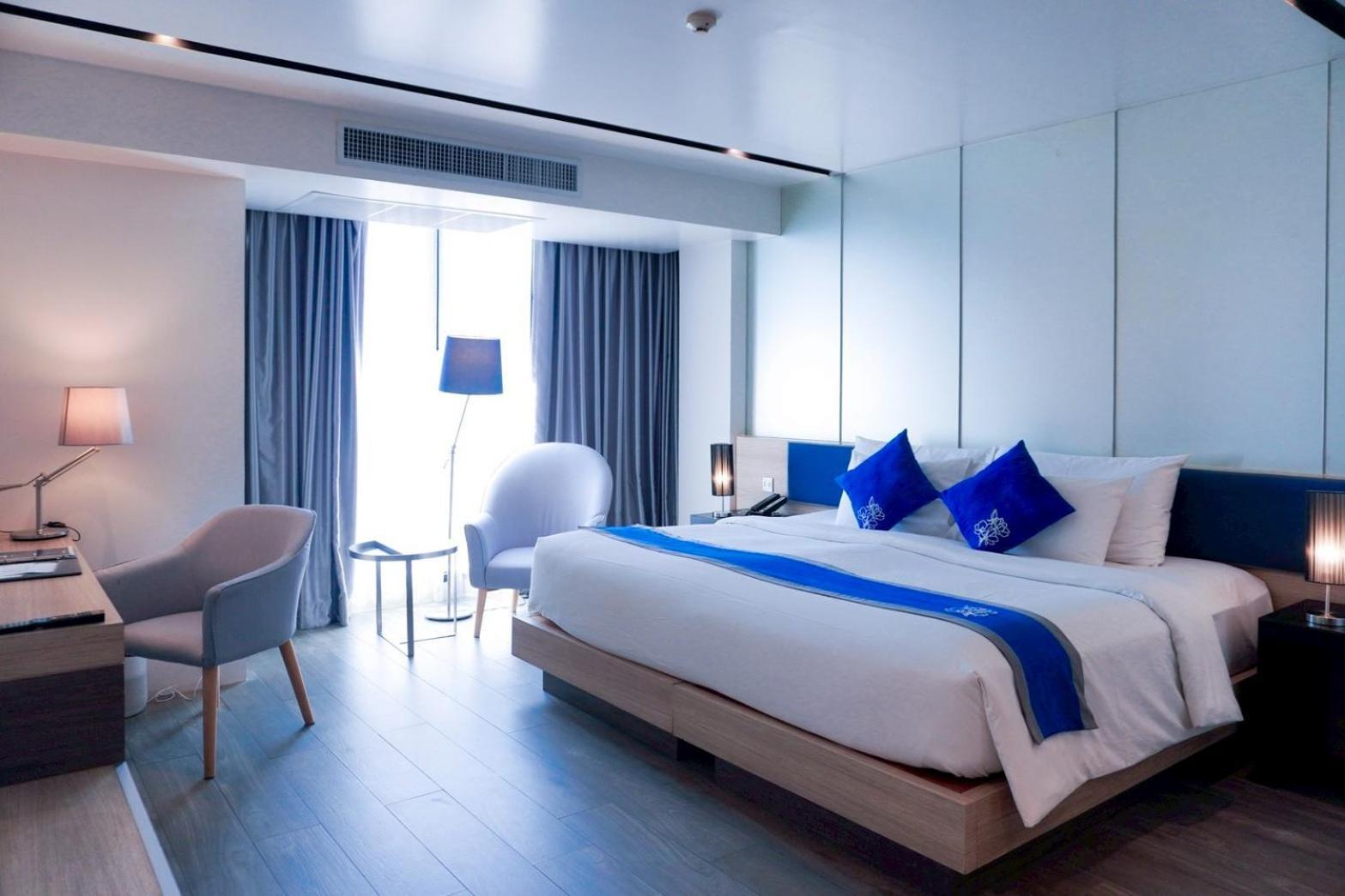 Superior King Room