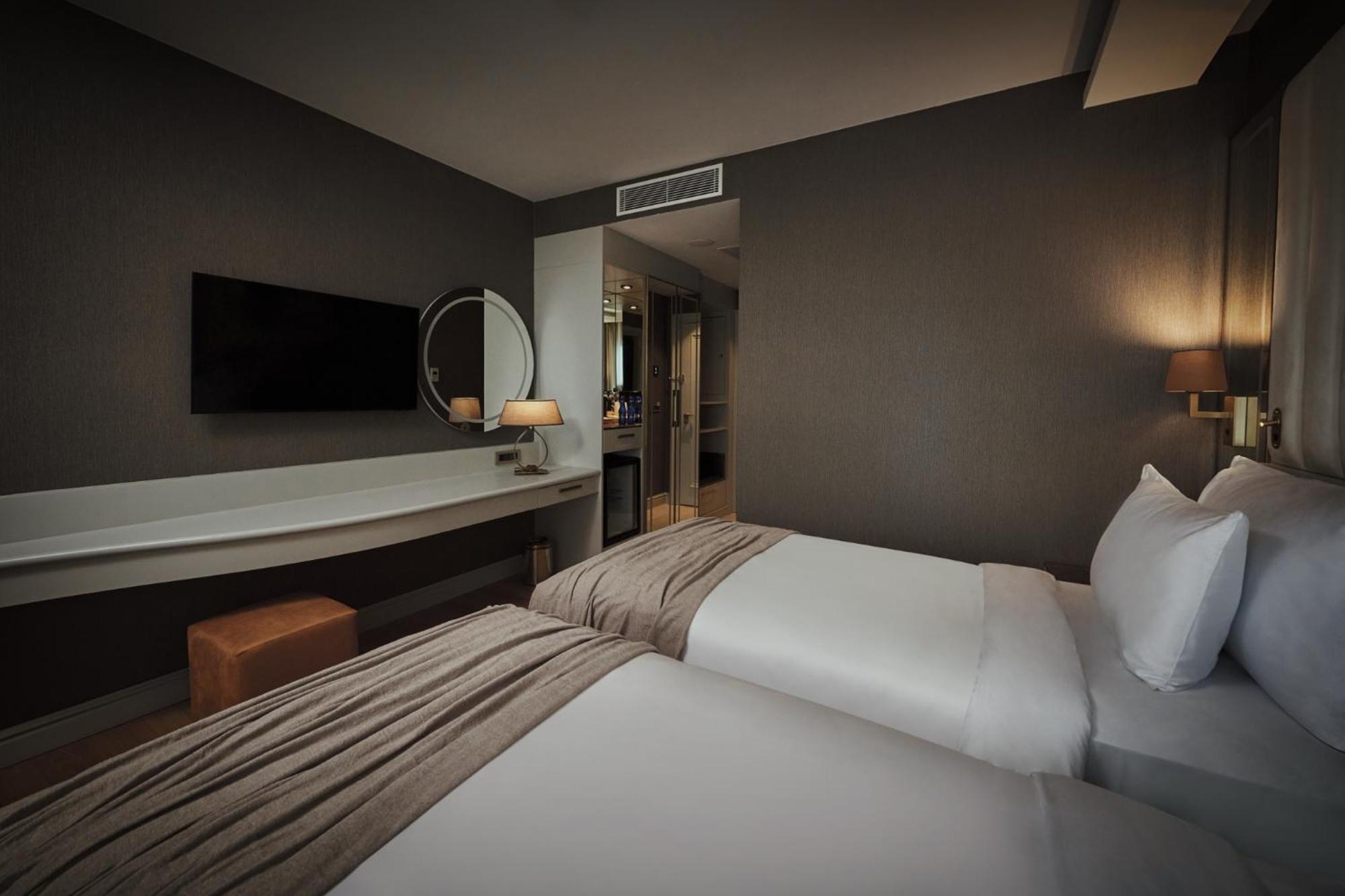 Superior Twin Room with Sea View