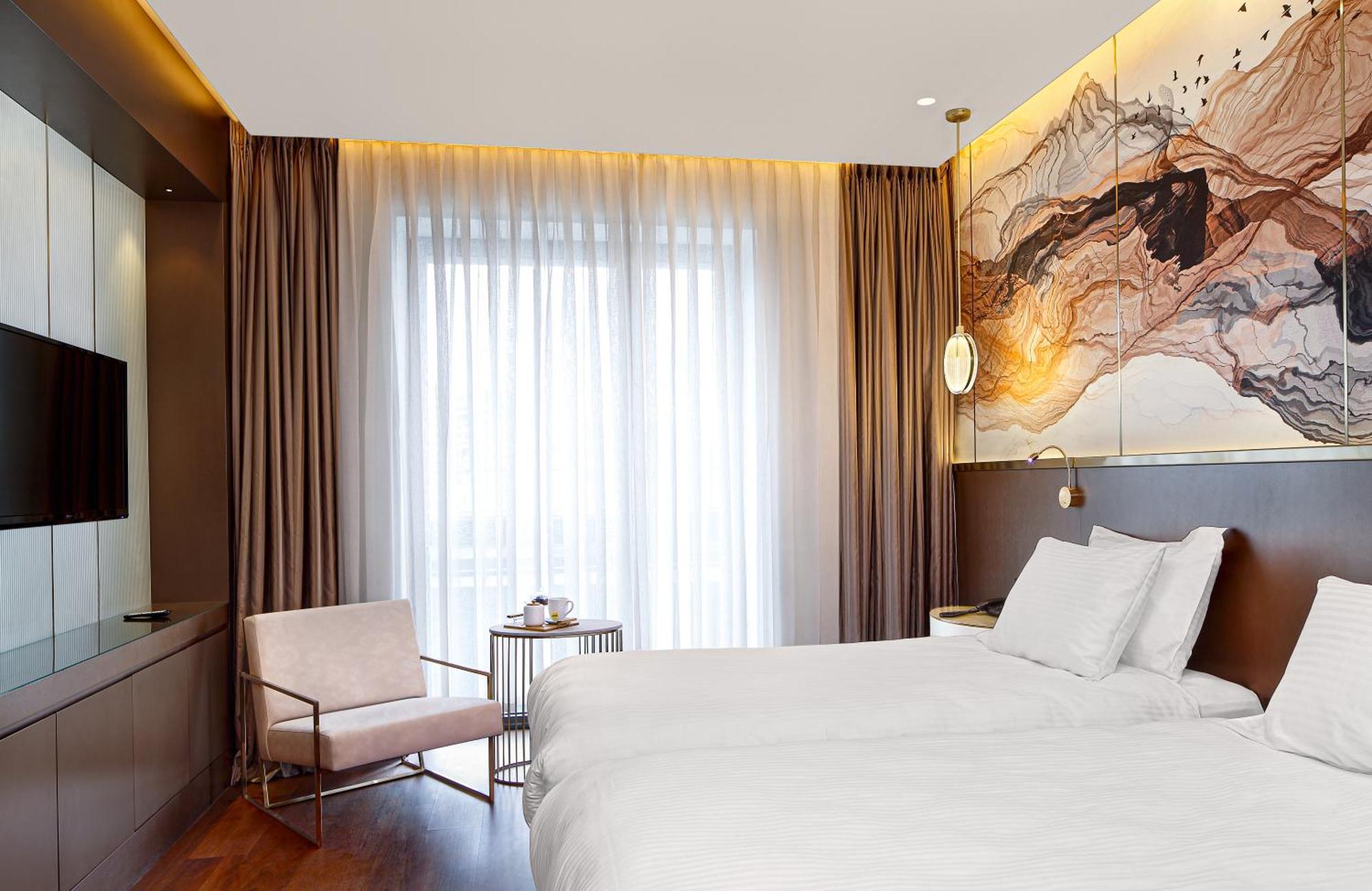 Corner Suite