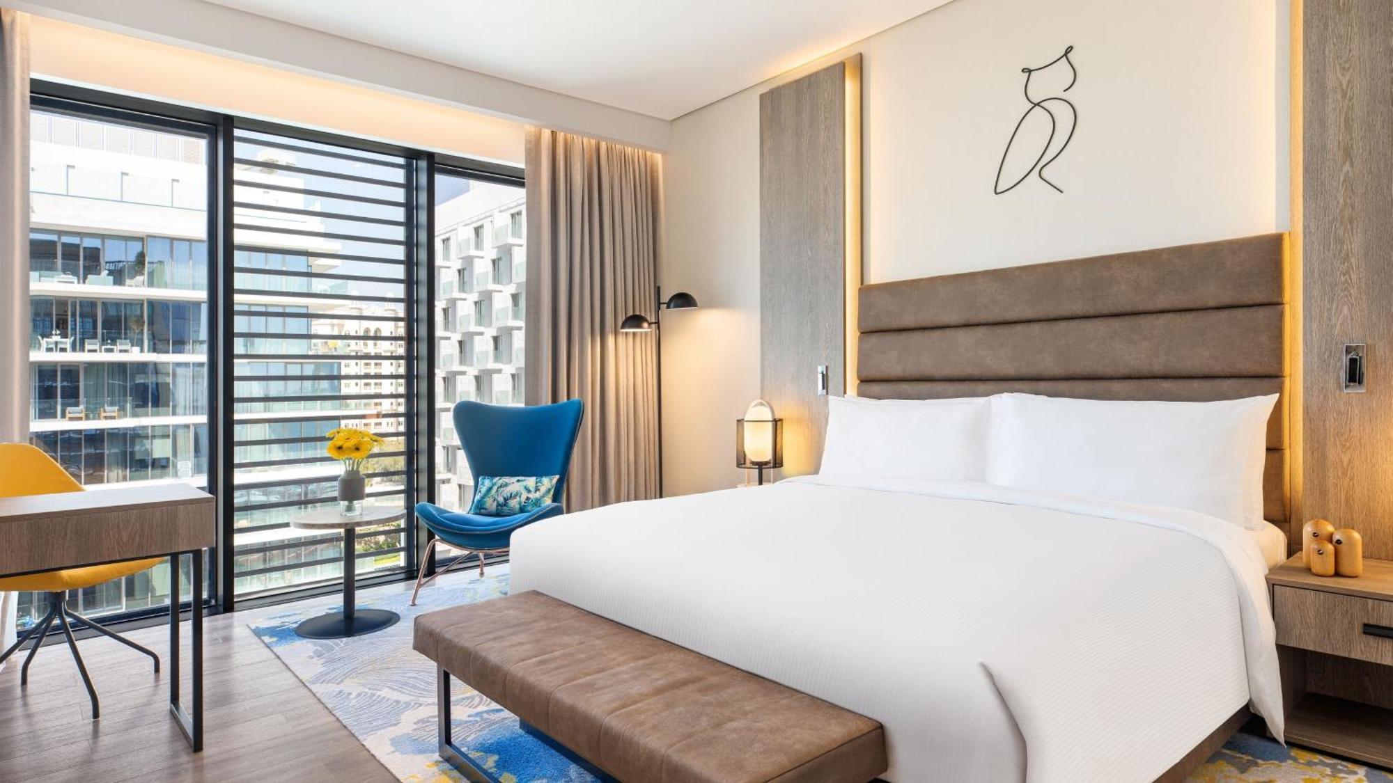 Deluxe King Room with City View
