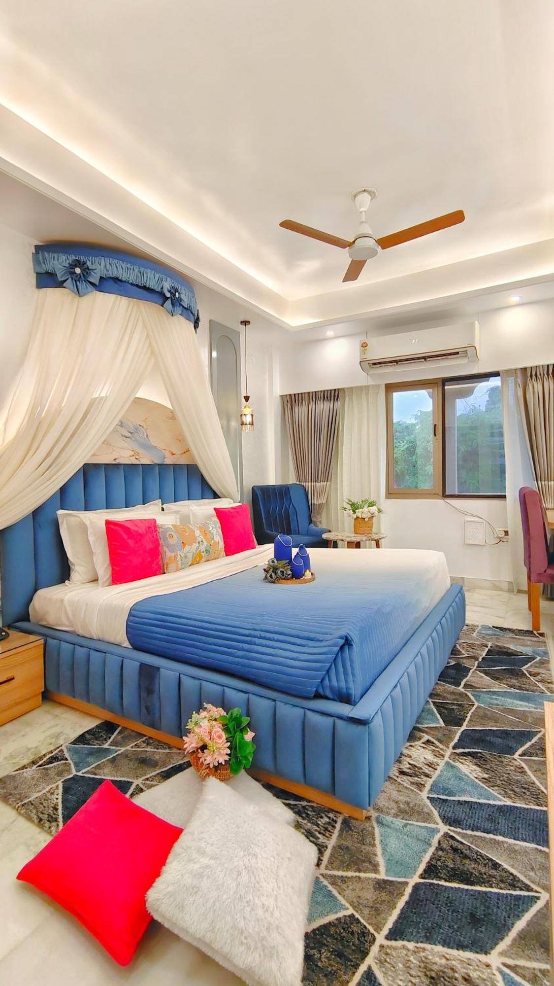 Designer Canopy Room Luxury Bathtub Non Smoking Enjoy on F&B Spa car Hire Complimentary Welcome Drink & Hi-Tea on Candlelight & Room Decoration