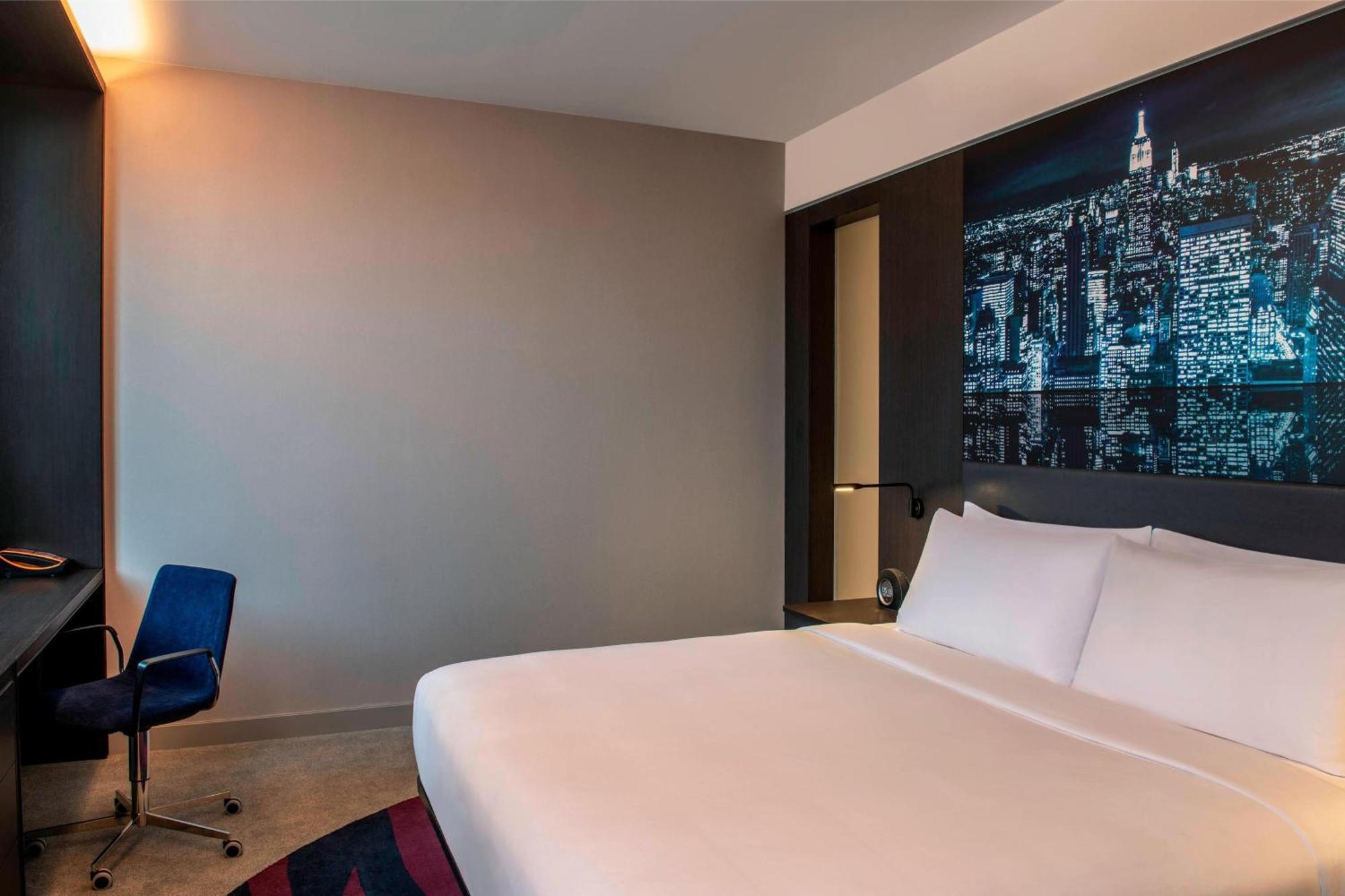Aloft Room, Guest room, King, City view