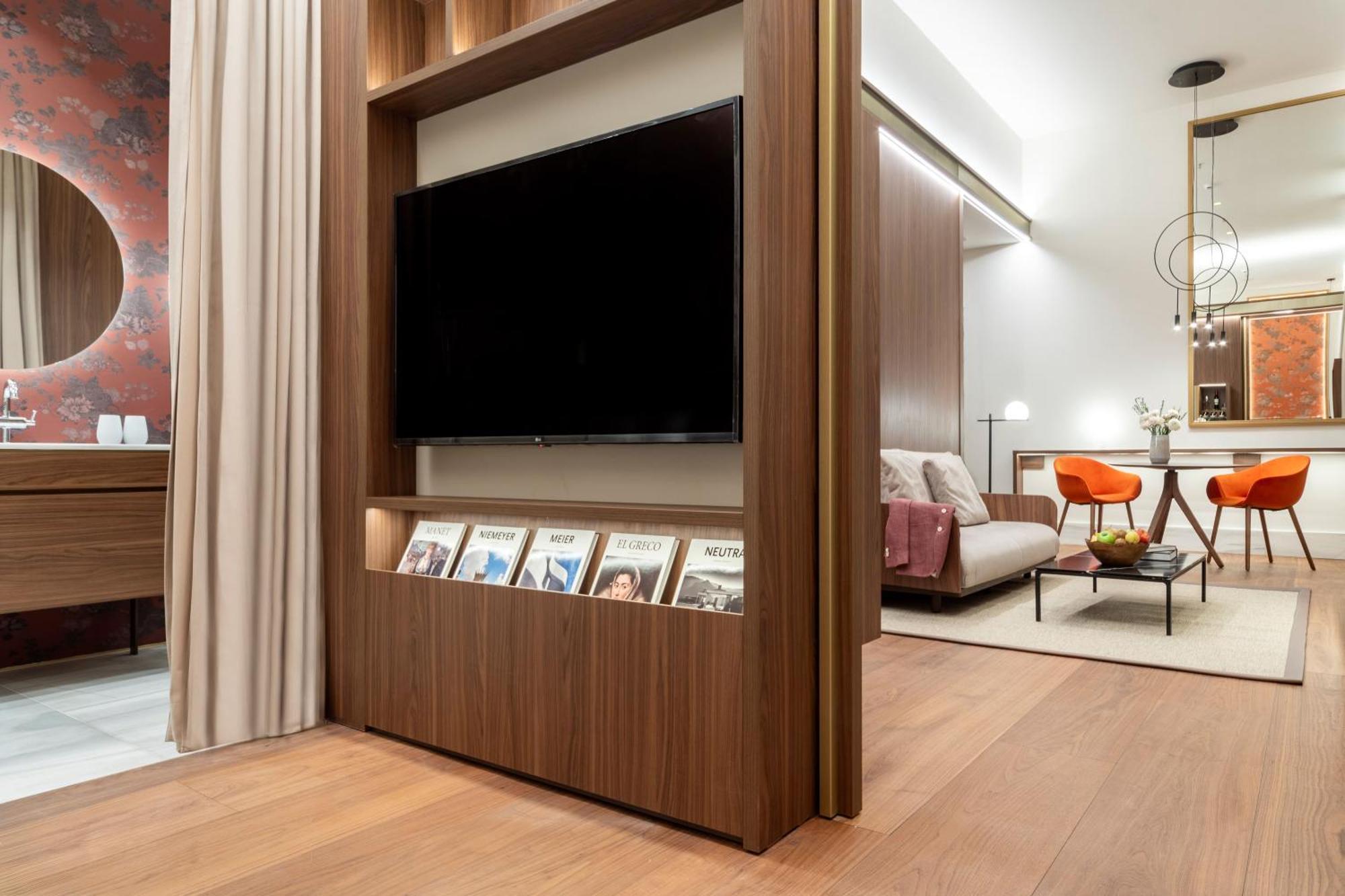One Bedroom Master Suite with Spa Access