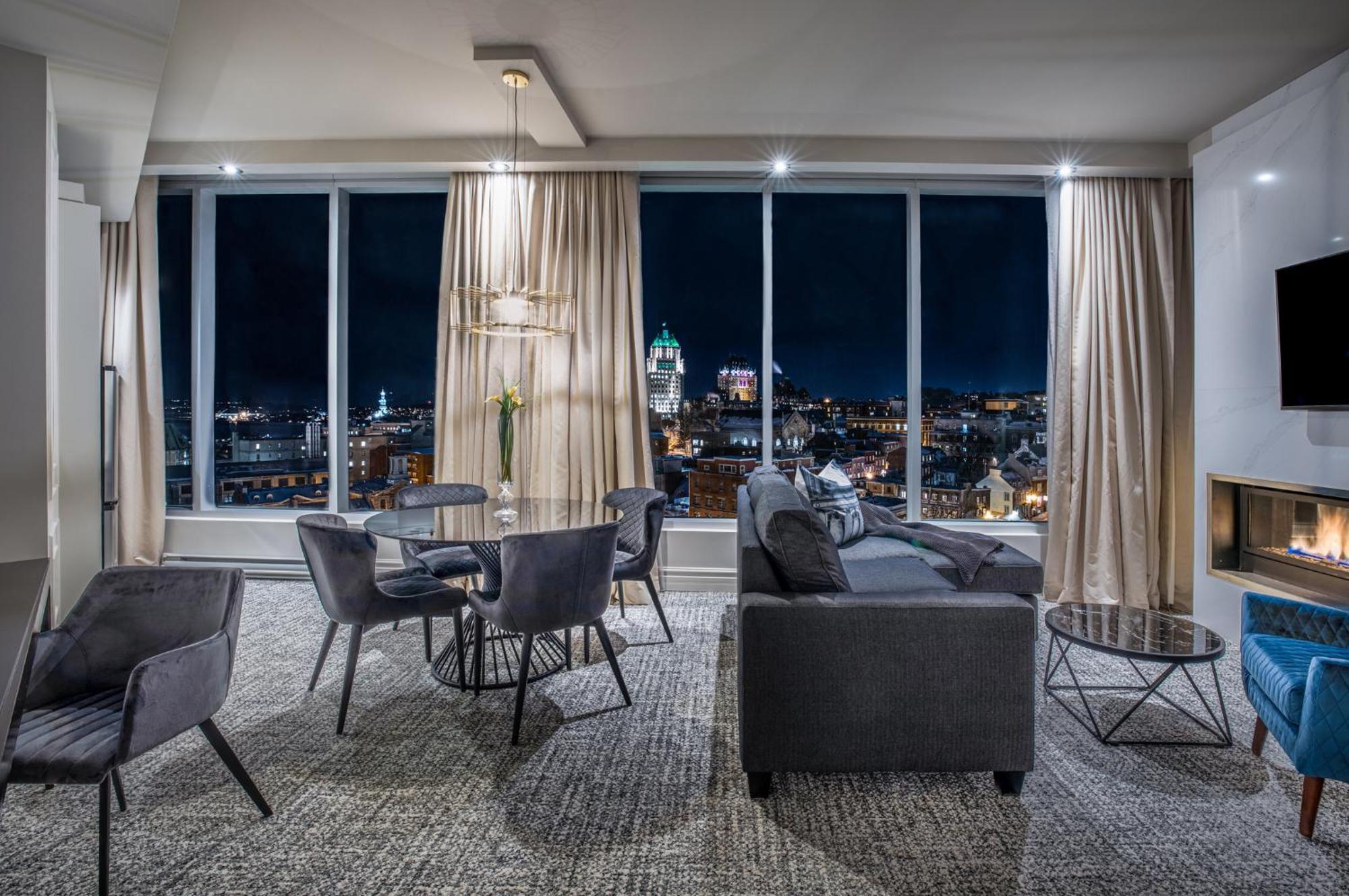 Deluxe King Suite