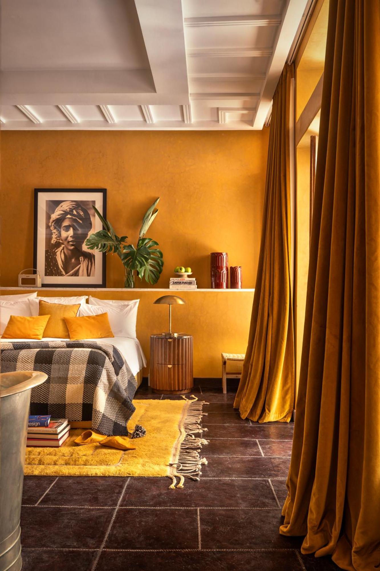 Deluxe King Suite