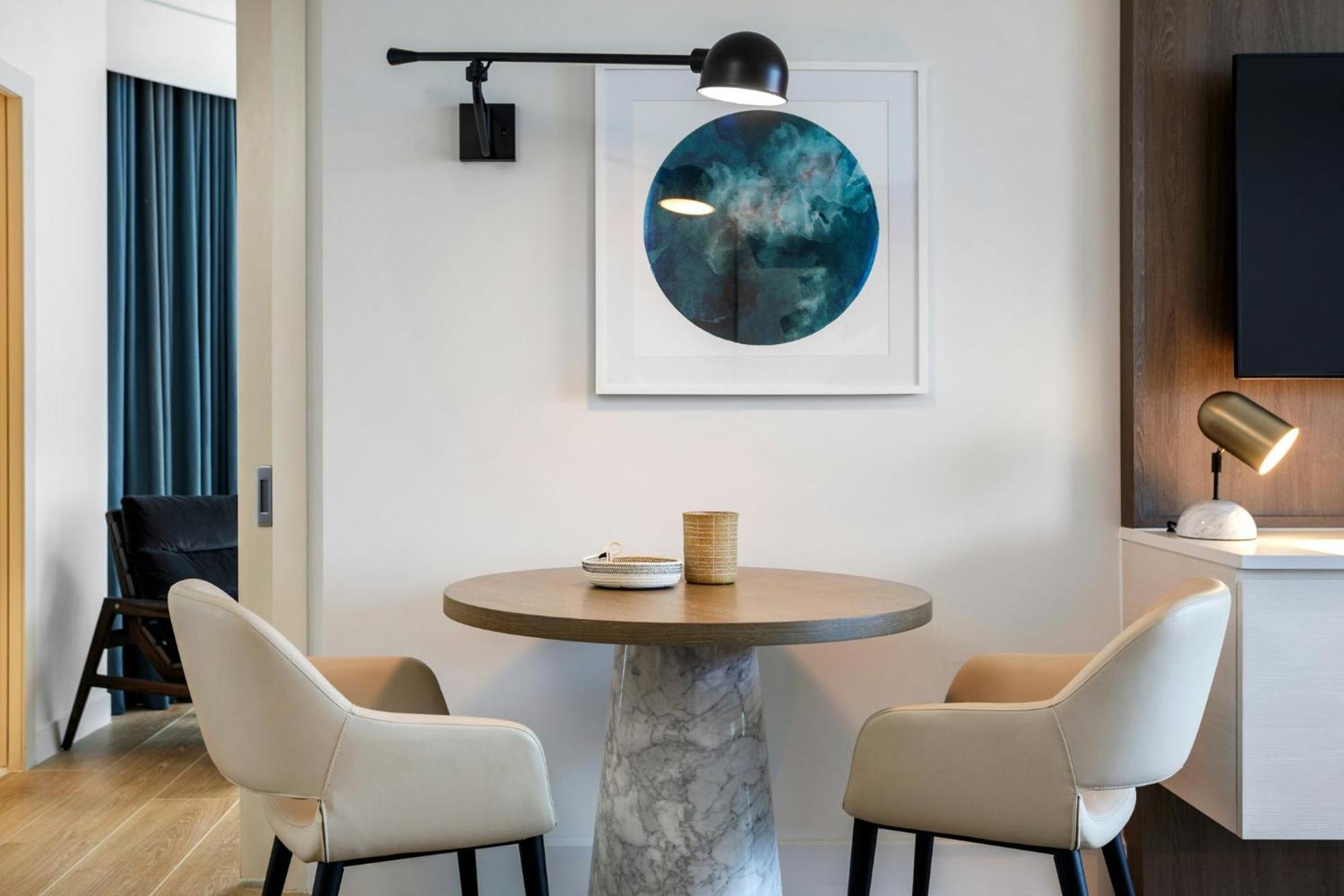 King Room with City View - High Floor