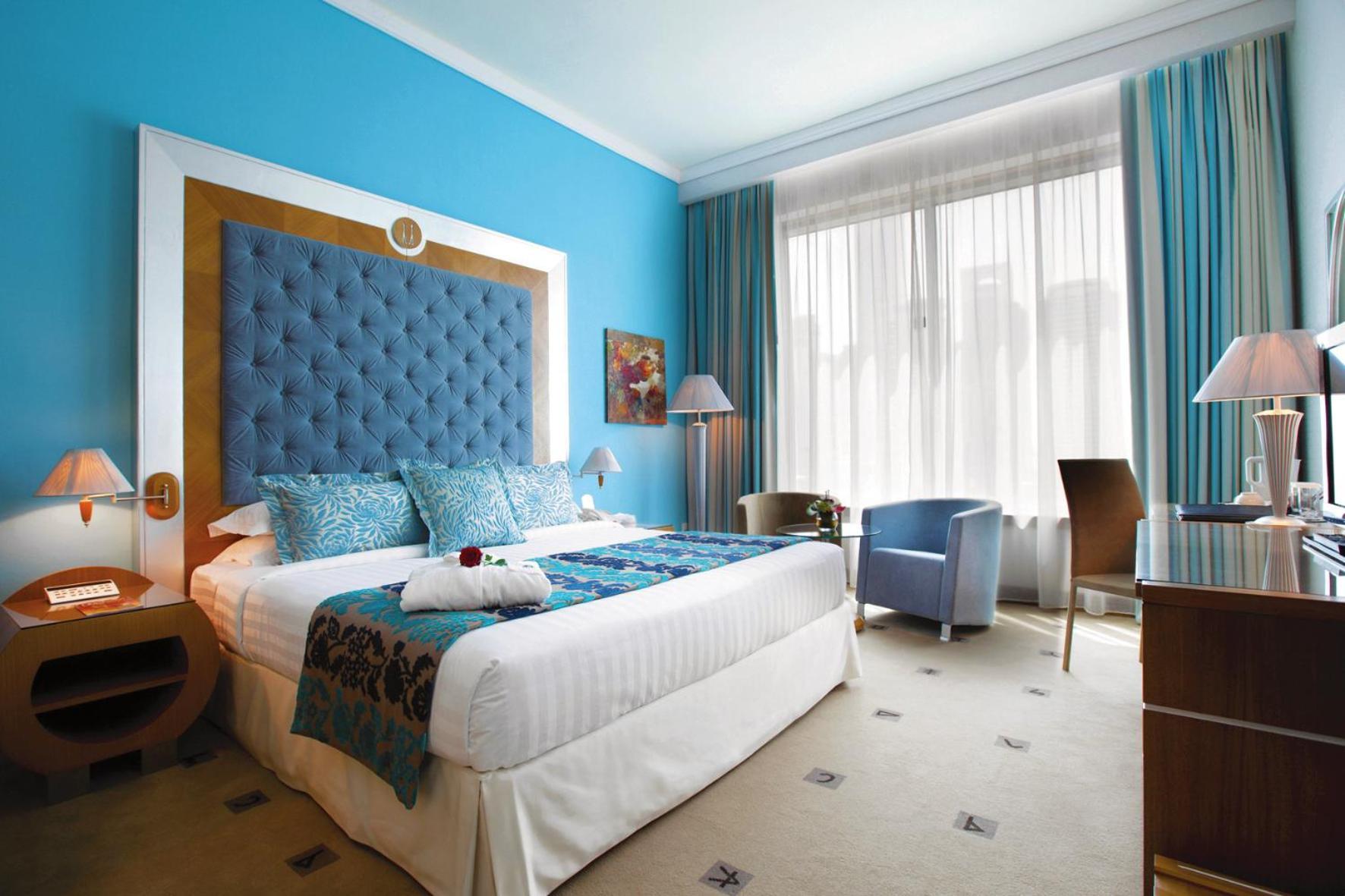 Deluxe Room Marina View -Staycation Package (Early check-in 11am & late check-out at 4pm, 30% off F&B & 15% off Spa & Salon valid until 31 August 2026 only)
