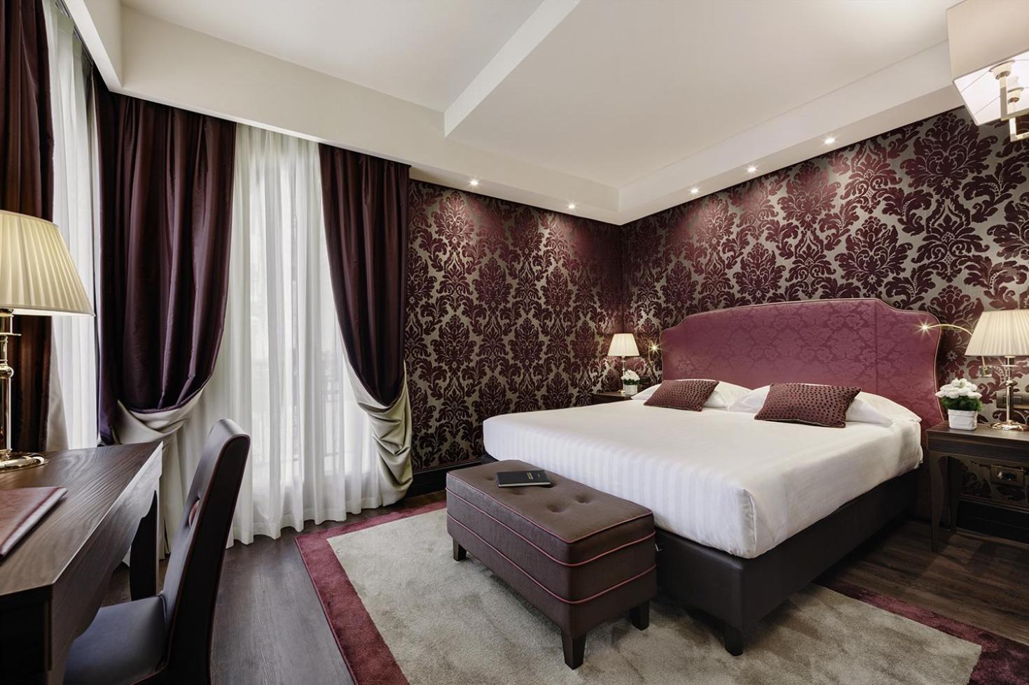 Superior Double Room with Canal View