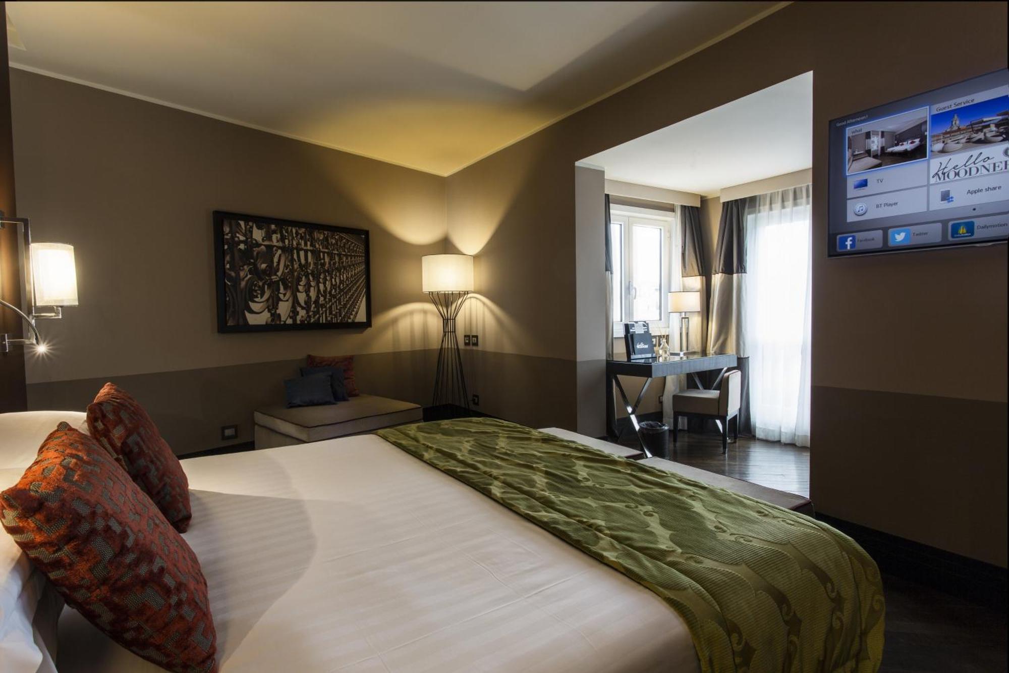 Junior Suite (4 Adults),688456347:JPEG