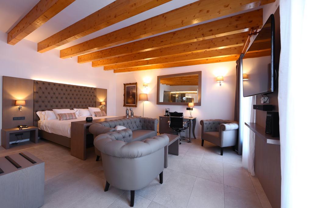 Sky Suite with Jacuzzi