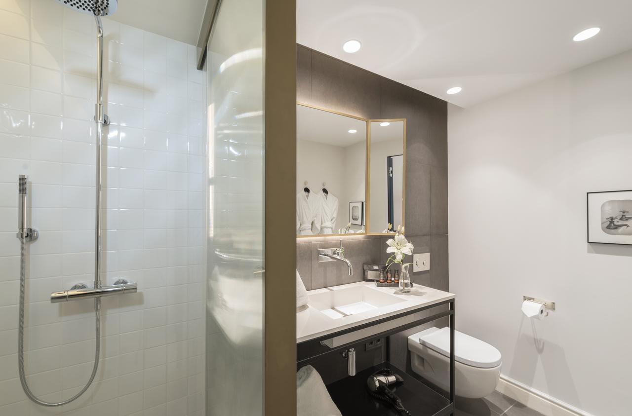 Deluxe Double Room with Terrace (2 Adults + 1 Child)