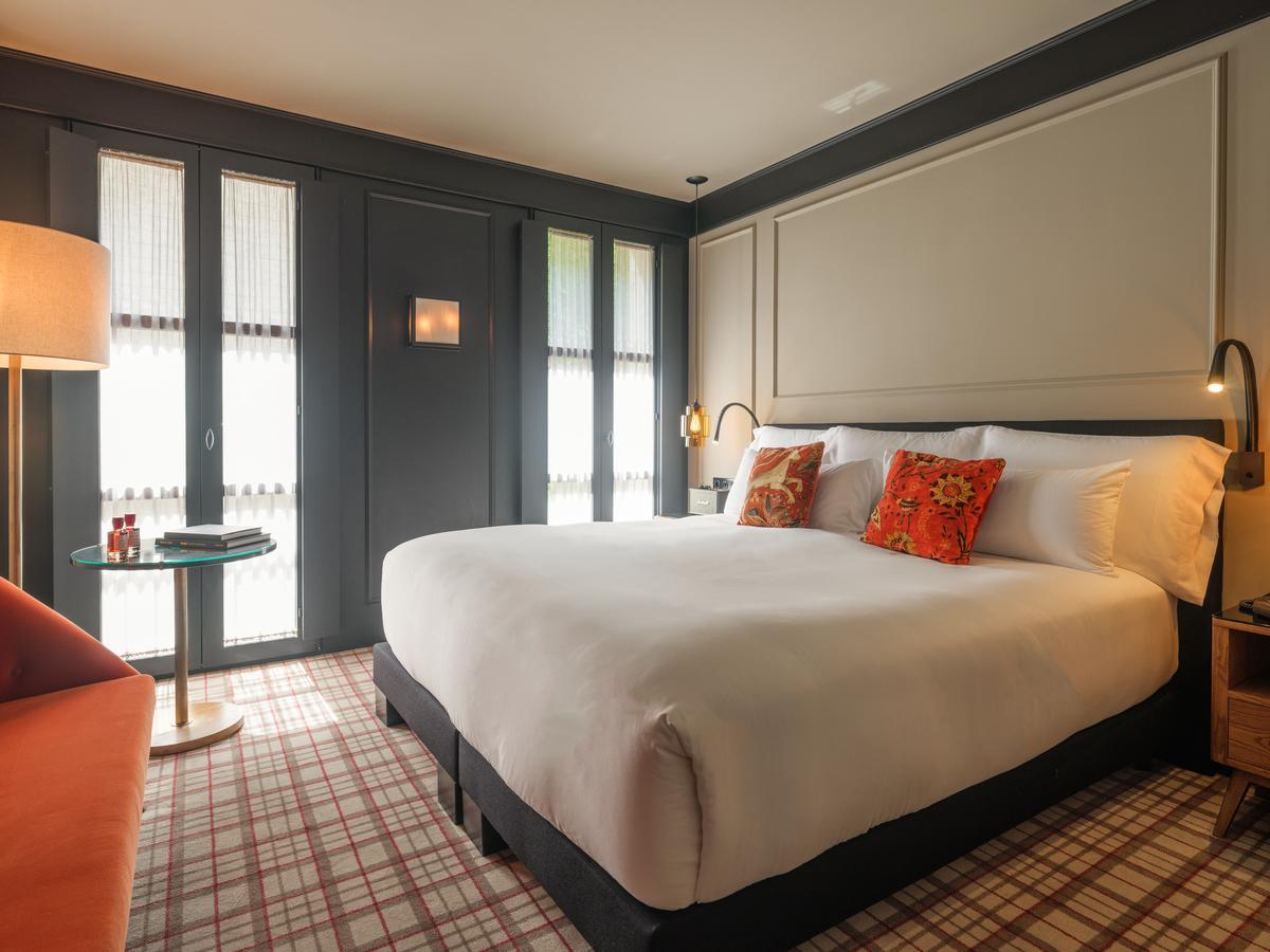 Medium Room