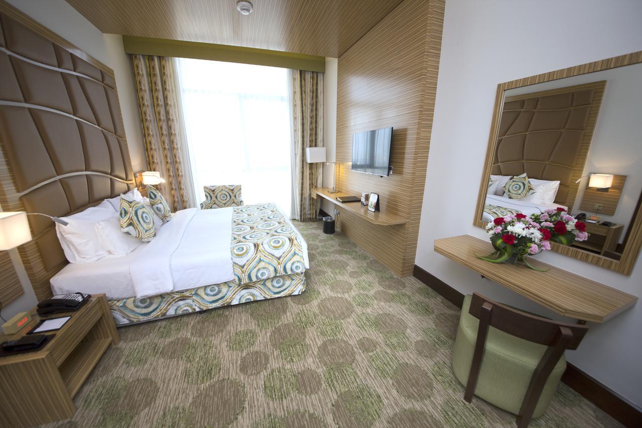 Deluxe King Room - Non-Smoking