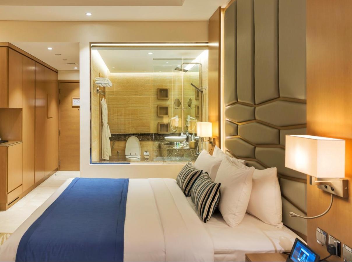 Family Room - Two connecting Rooms with free access to Hotel's private beach at Palm - Jumeirah